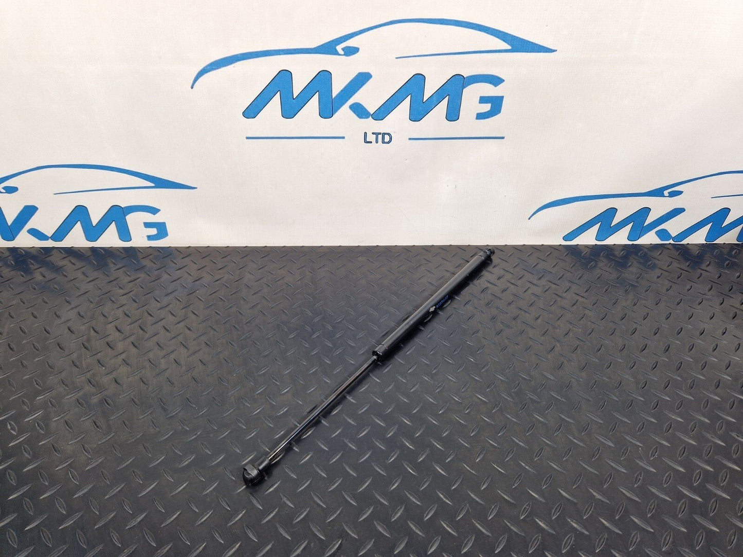 16-19 AUDI A4 B9 REAR BOOT LID STRUT 8W5827919