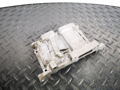 16-19 AUDI A4 B9 GENUINE V6 3.0TDI CSW CYLINDER HEAD END PLATE 059109122AA