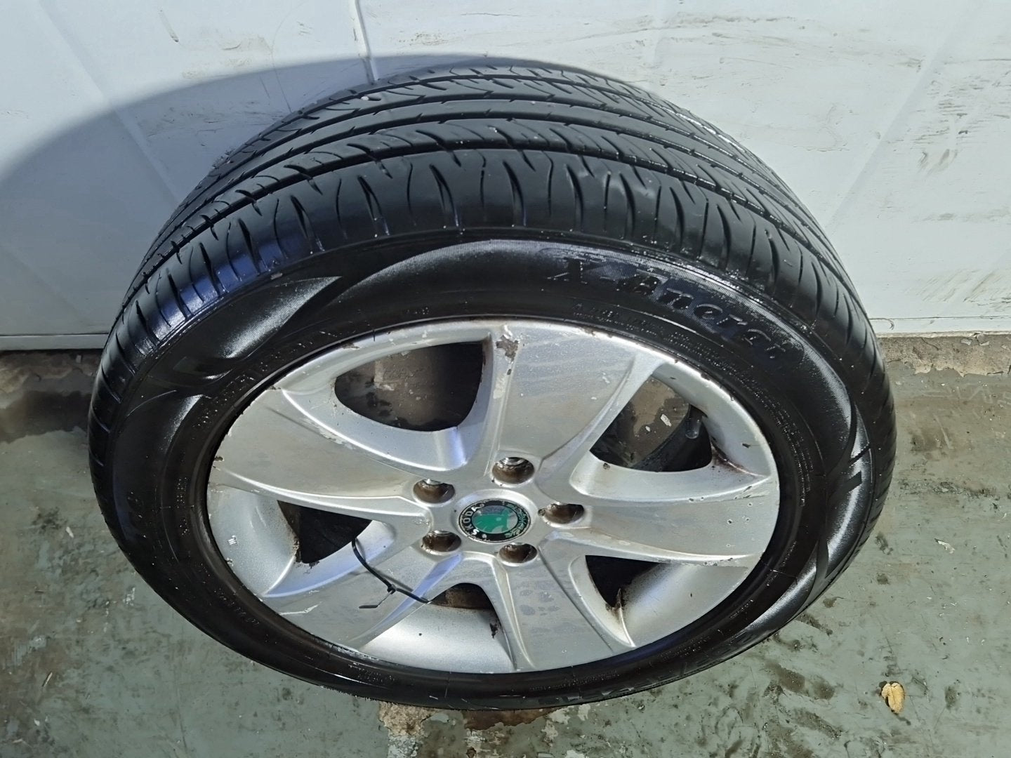 Skoda Octavia MK2 FL - 1Z 16" Alloy Wheel with Tyre ~5mm 205/55/16 1Z0601025T
