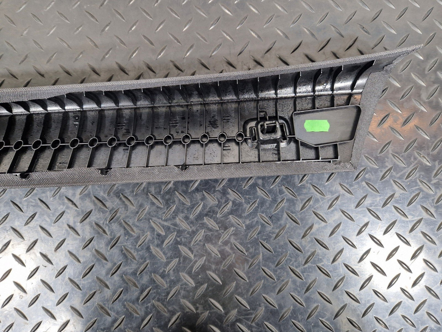 14-20 MERCEDES BENZ GLA X156 RIGHT O/S A-PILLAR TRIM PANEL COVERING A1766901800
