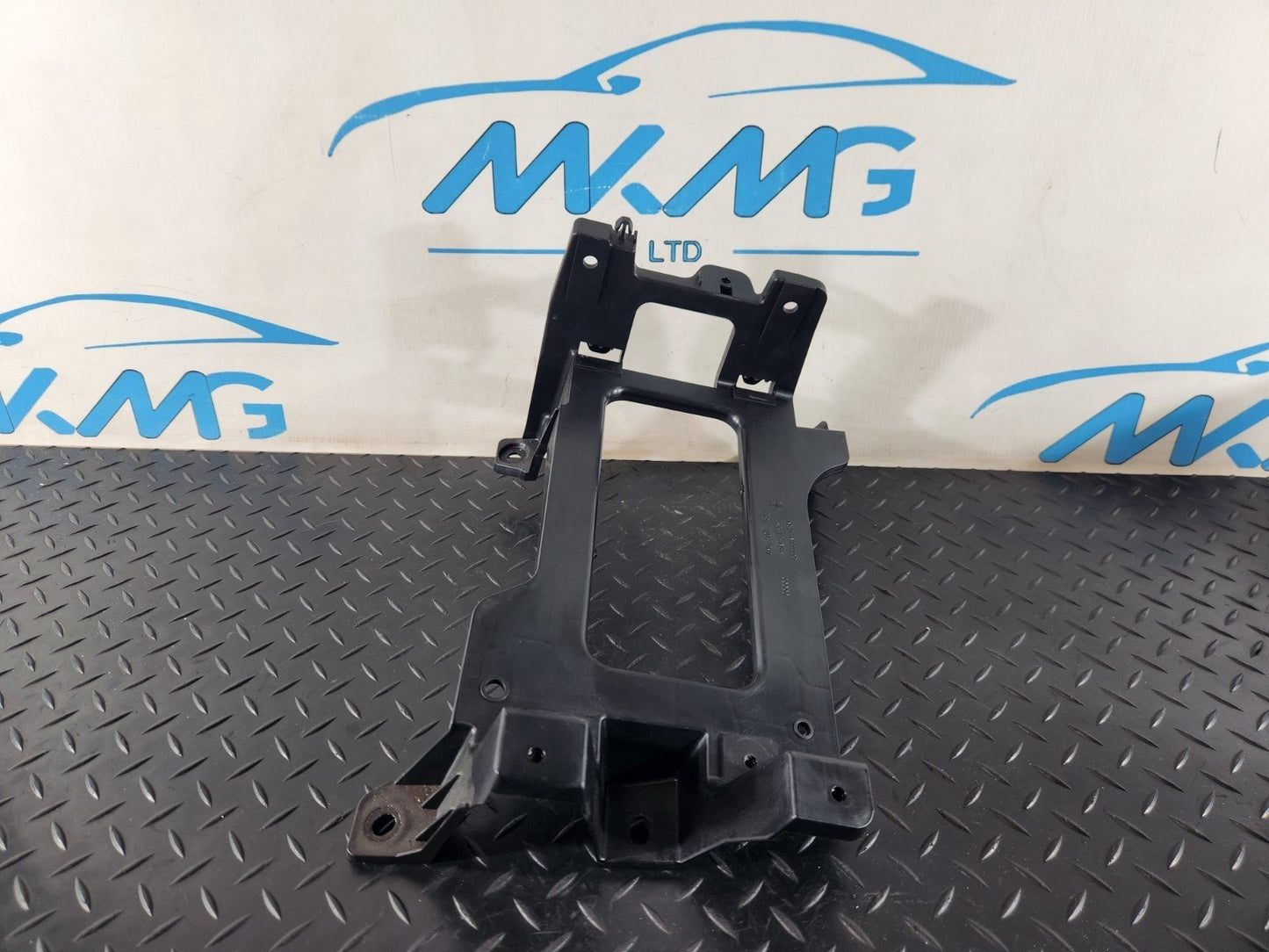 16-20 AUDI Q7 4M GENUINE REAR BOOT AMPLIFIER SUPPORT HOLD BRACKET 4M0907348