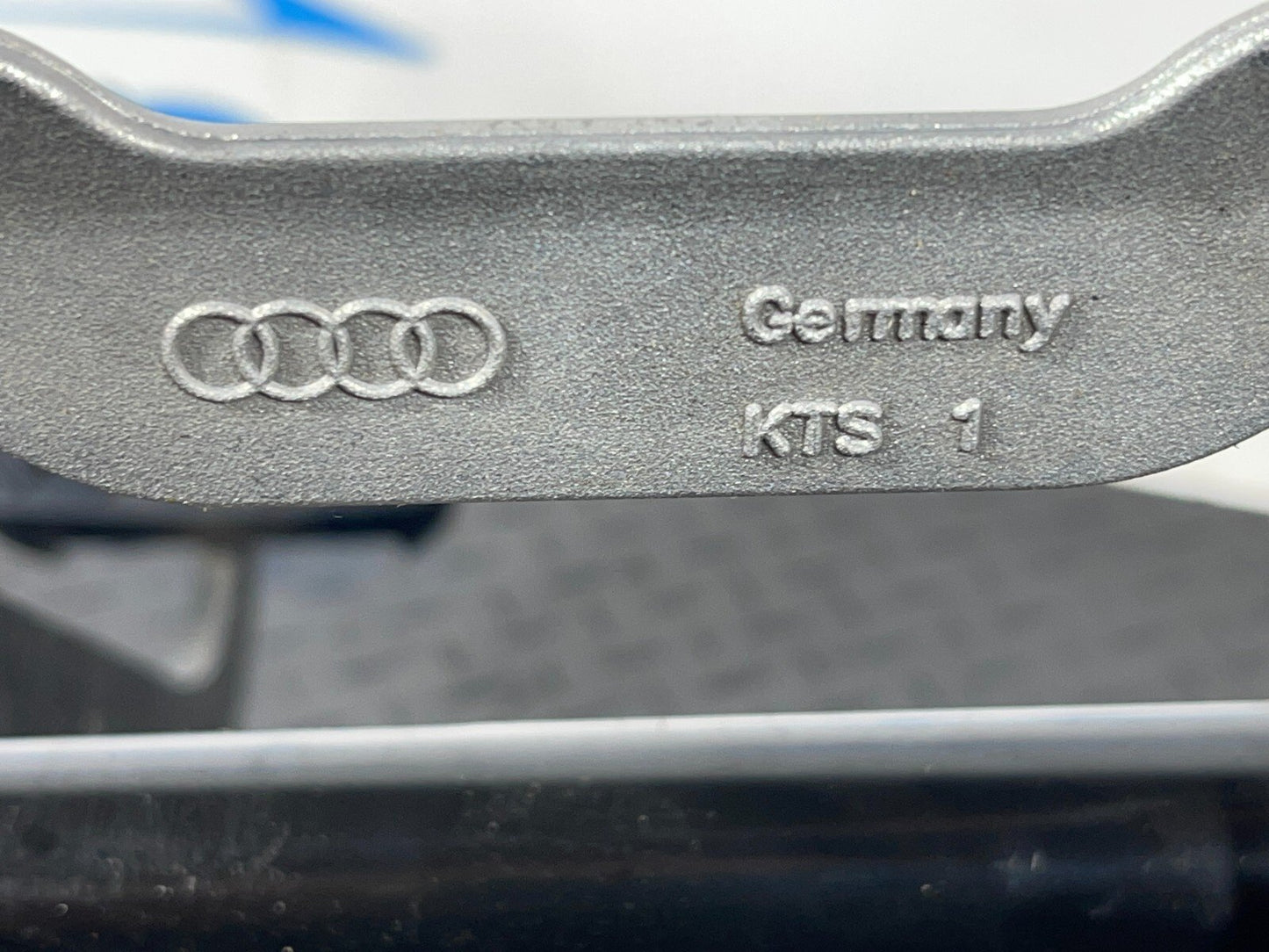 16-19 AUDI A4 B9 GENUINE AUTOMATIC GEARBOX BRAKE PEDAL & FRAME 8W2723140