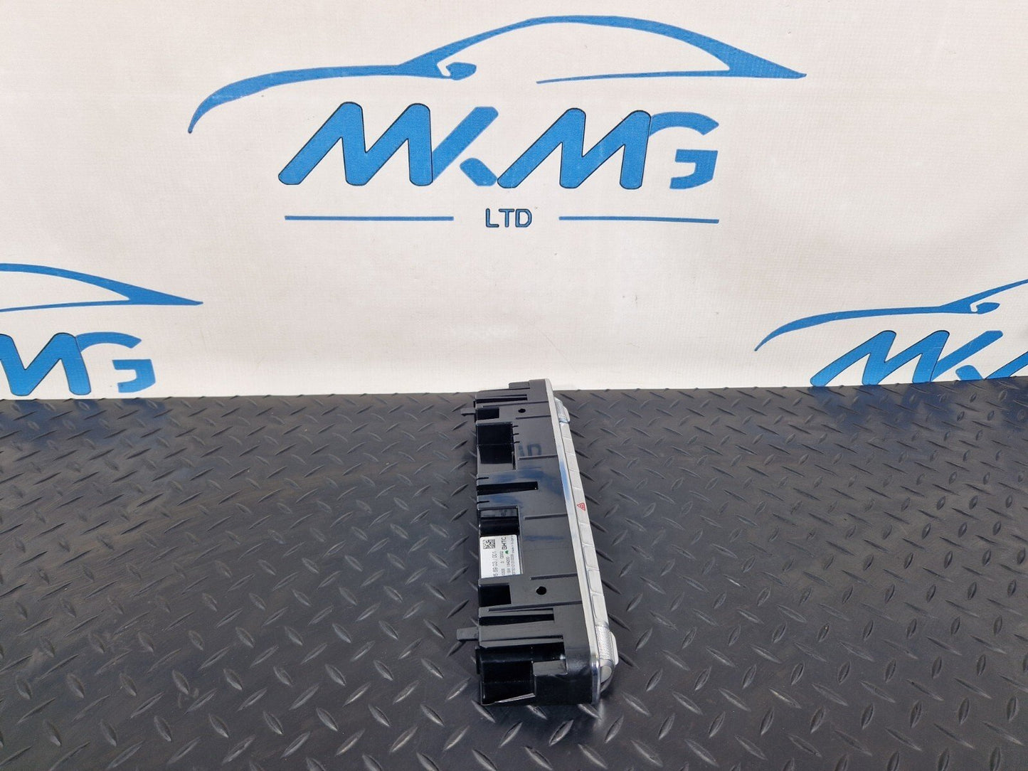 19-ON MERCEDES CLA C118 A/C HEATER CLIMATE CONTROL SWITCH PANEL A2479056903