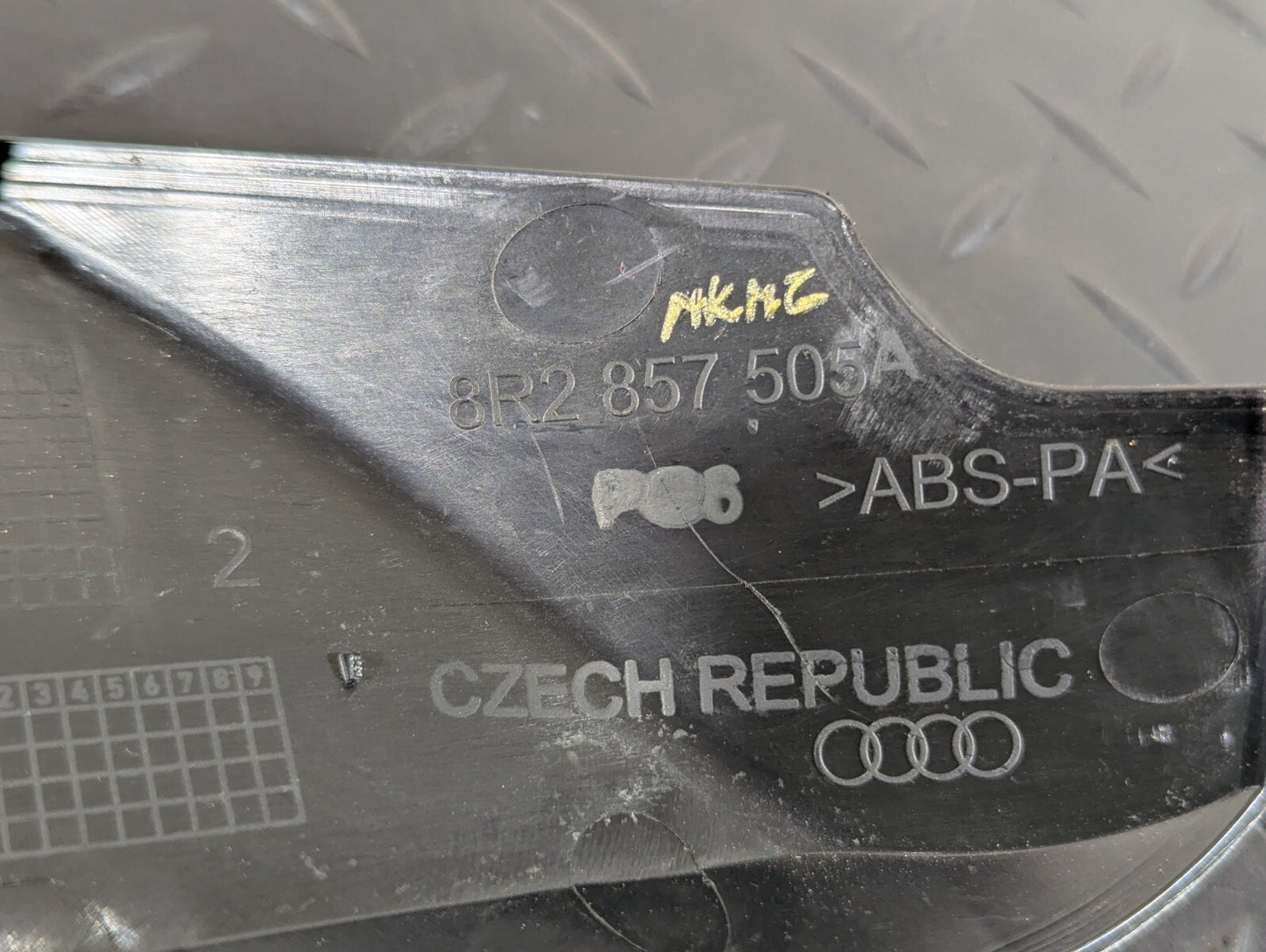 12-17 AUDI Q5 S-LINE GENUINE CENTRE CONSOLE TRIM PANEL 8R2857505A