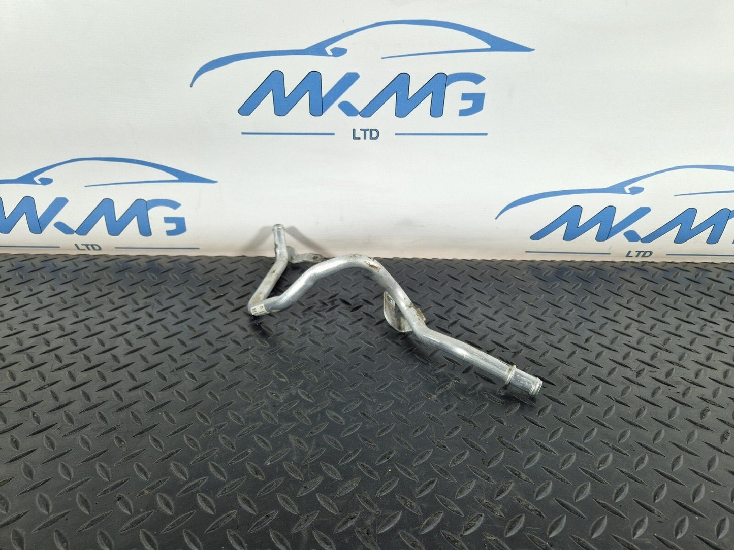 16-19 AUDI A4 AVANT B9 S-LINE GENUINE COOLANT HOSE PIPE 8W0121444D