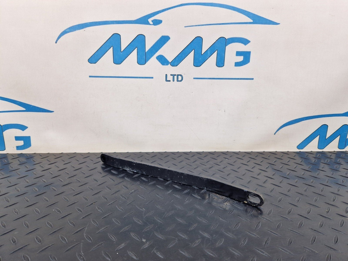 14-21 MERCEDES BENZ C200d W205 REINFORCEMENT RADIATOR SUPPORT STRUT A2056201700