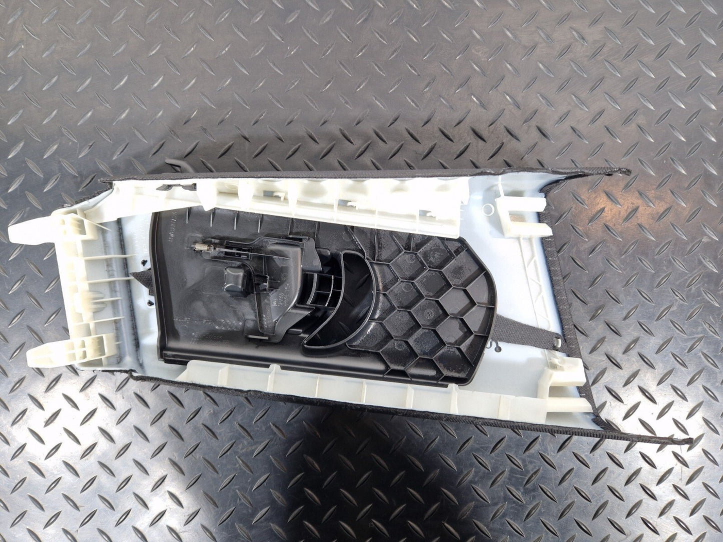 16-23 AUDI A5 F5 SPORTBACK S-LINE LEFT SIDE B PILLAR TRIM 8W8867243
