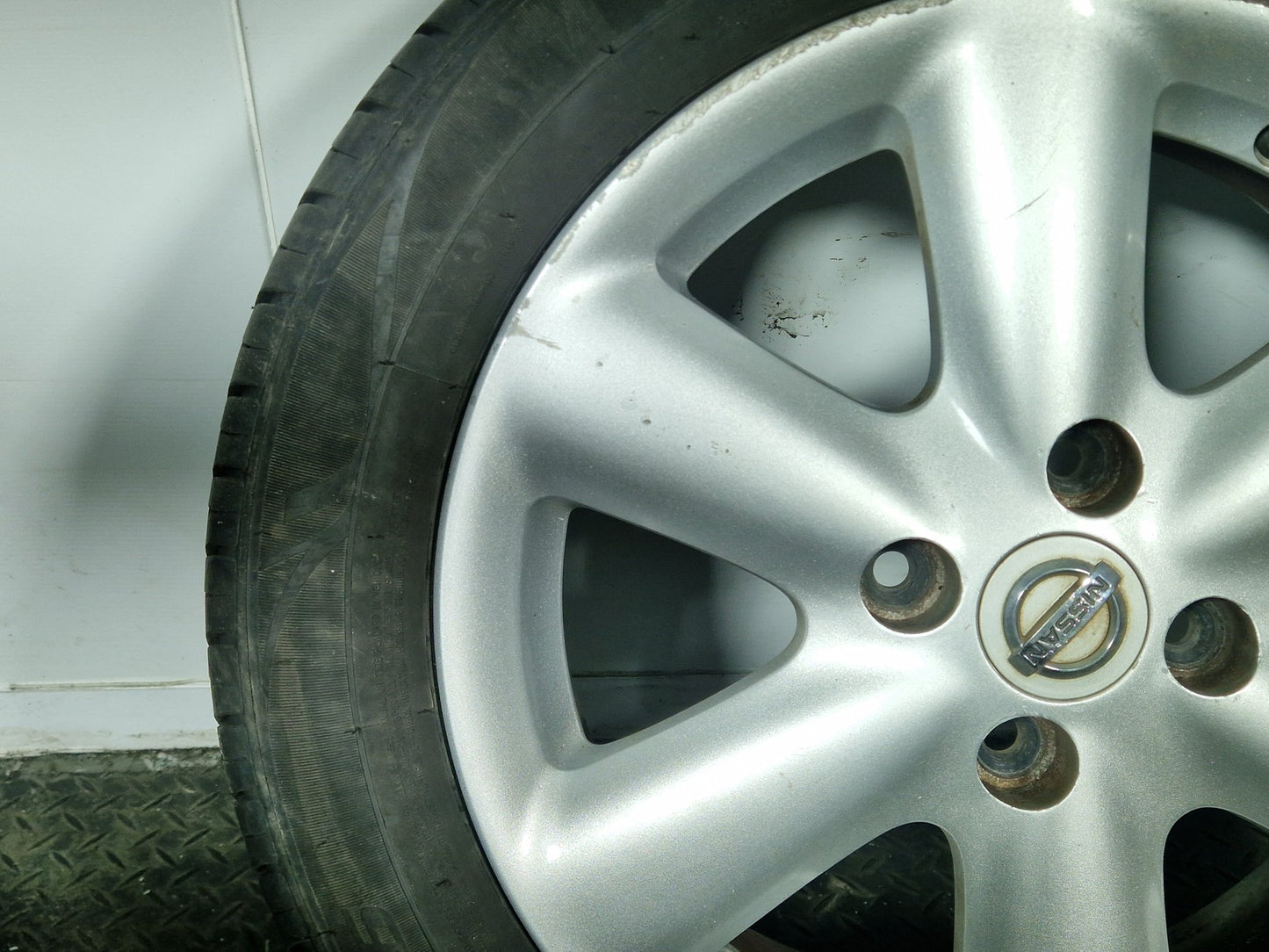 Nissan Note ACENTA MK1 15" Alloy Wheel with Tyre 6mm 175/60/15