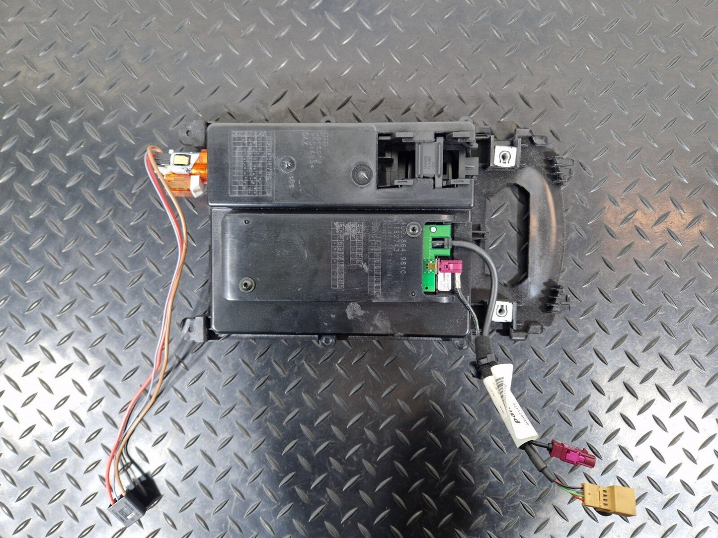10-18 AUDI A7 4G S-LINE CENTRE CONSOLE STORAGE TRAY MEDIA INTERFACE 4G0864981C