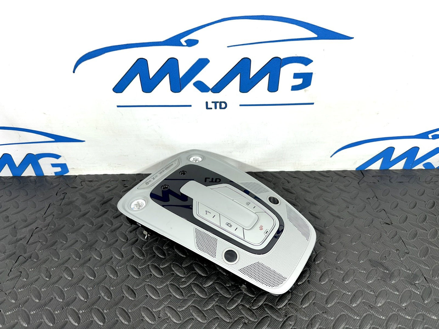 16-19 AUDI A4 B9 AVANT GENUINE LIGHT INTERIOR COURTESY ROOF 8W0947135