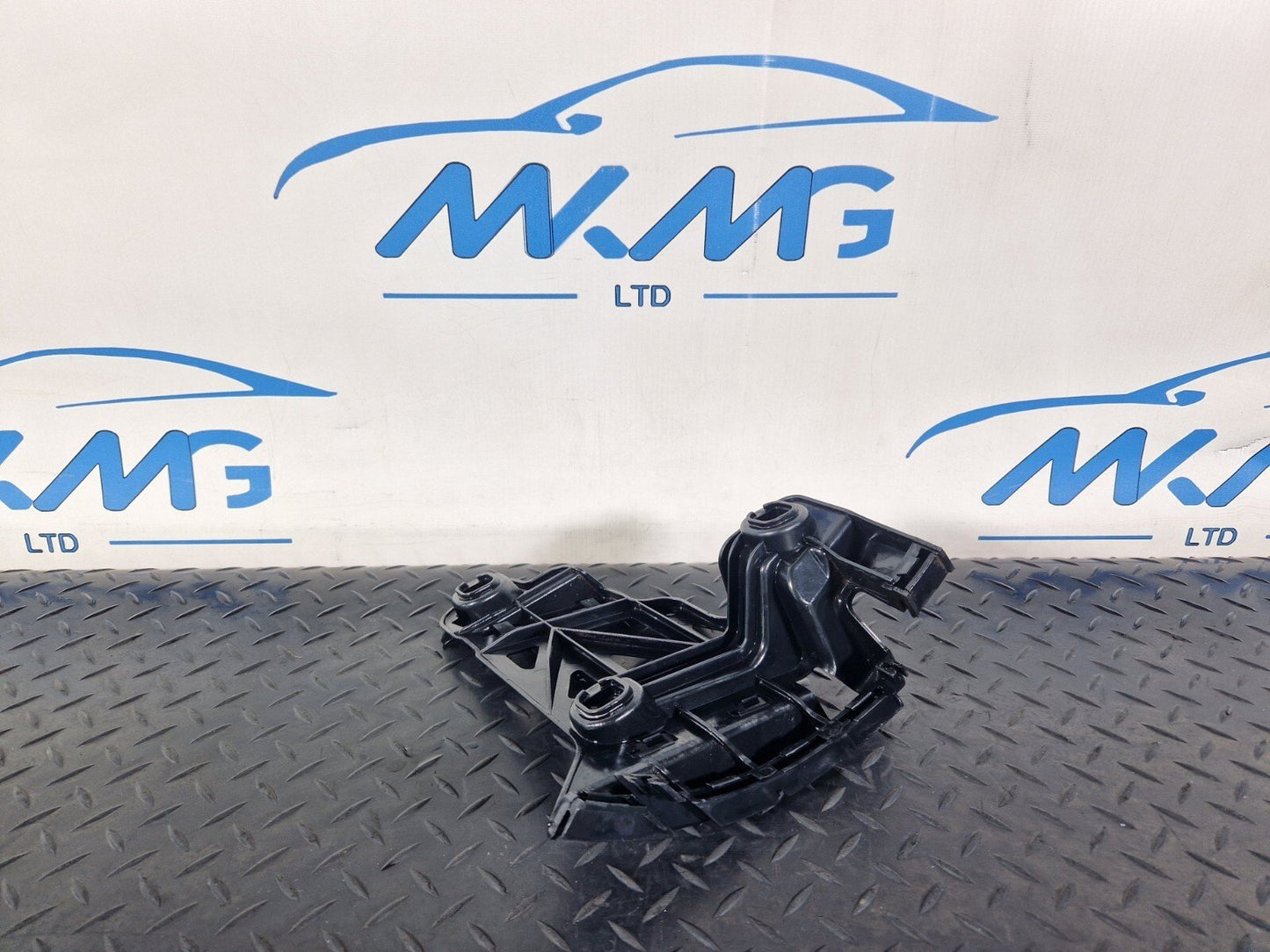 19-ON MERCEDES BENZ B CLASS W247 GENUINE REAR BUMPER BRACKET LEFT A2478851800