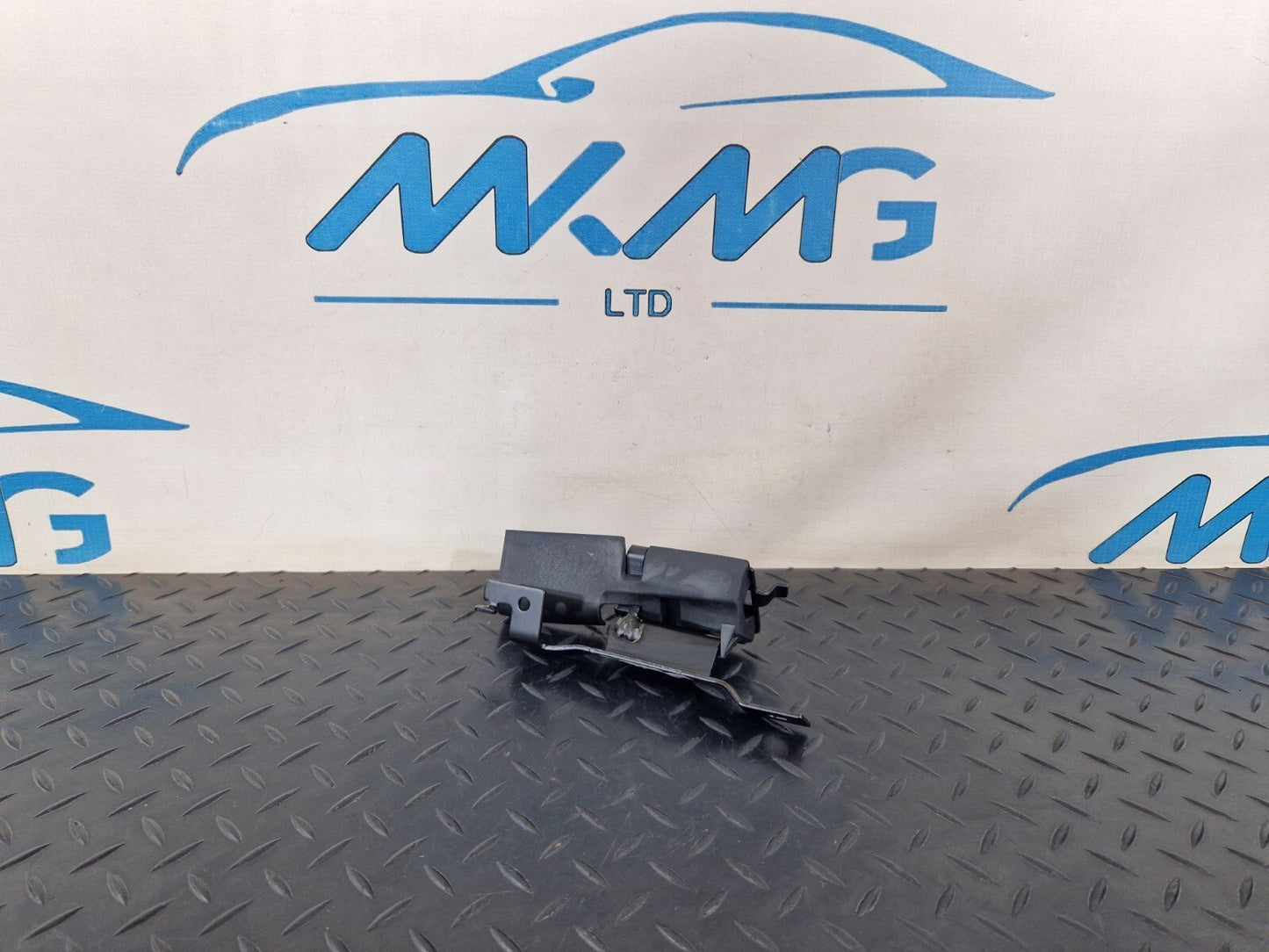 14-21 MERCEDES BENZ C300h W205 OEM PARCEL SHELF LOAD BRACKET A2058605600