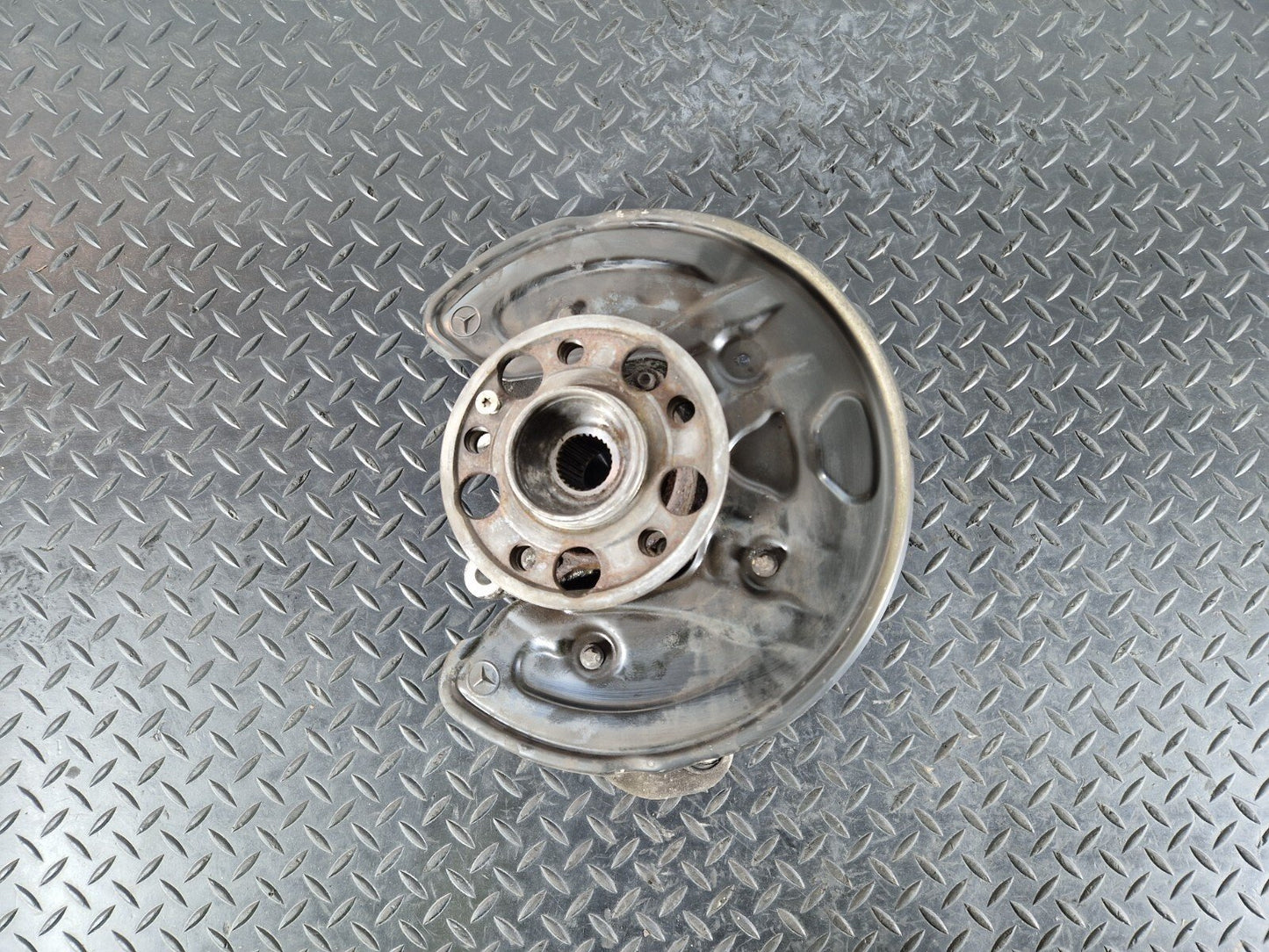 14-21 MERCEDES C CLASS W205 REAR RIGHT O/S COMPLETE WHEEL HUB & BEARING