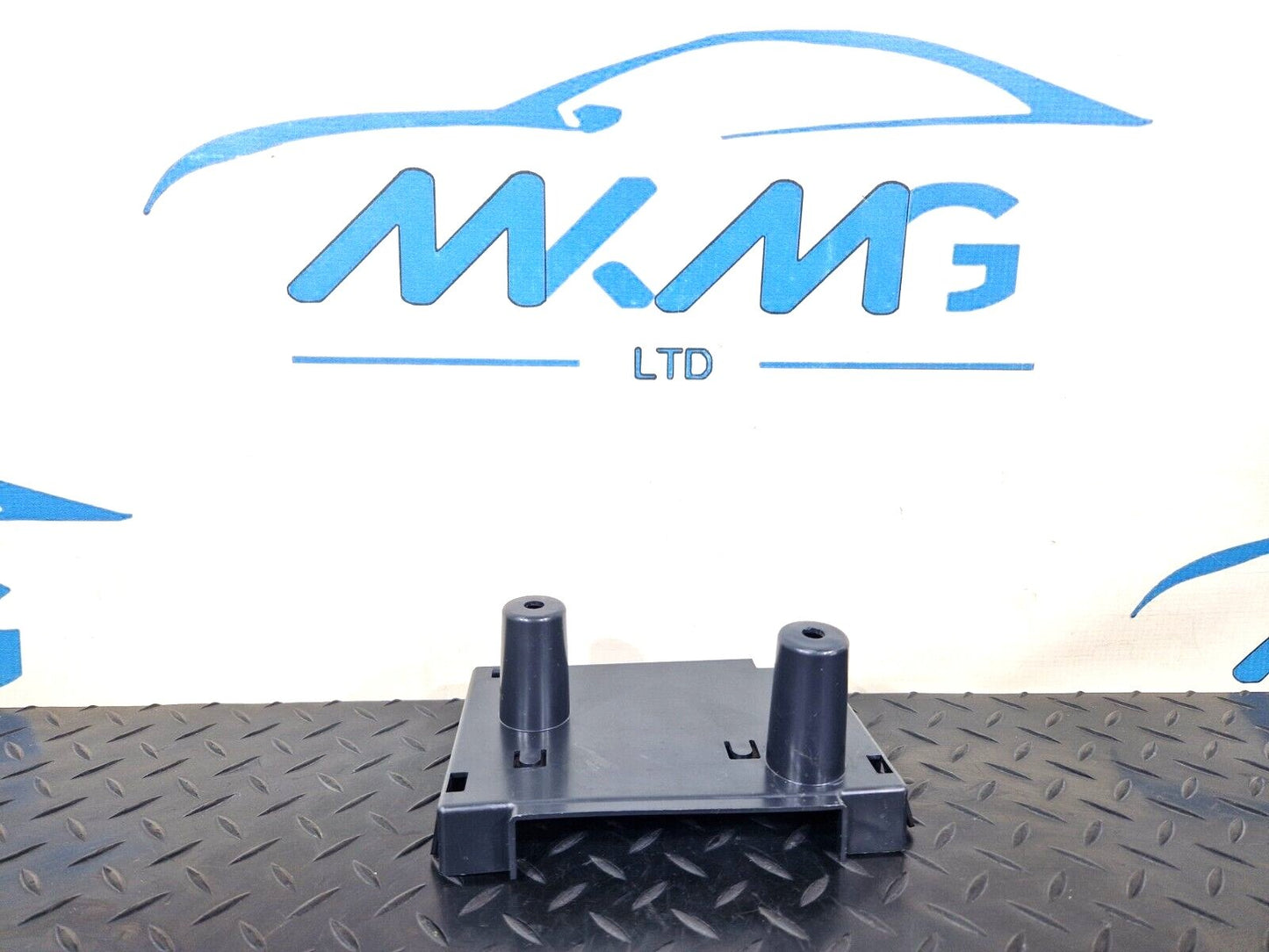 18-ON MERCEDES BENZ SPRINTER W907 INTERIOR CONTROL UNIT BRACKET A9075450500