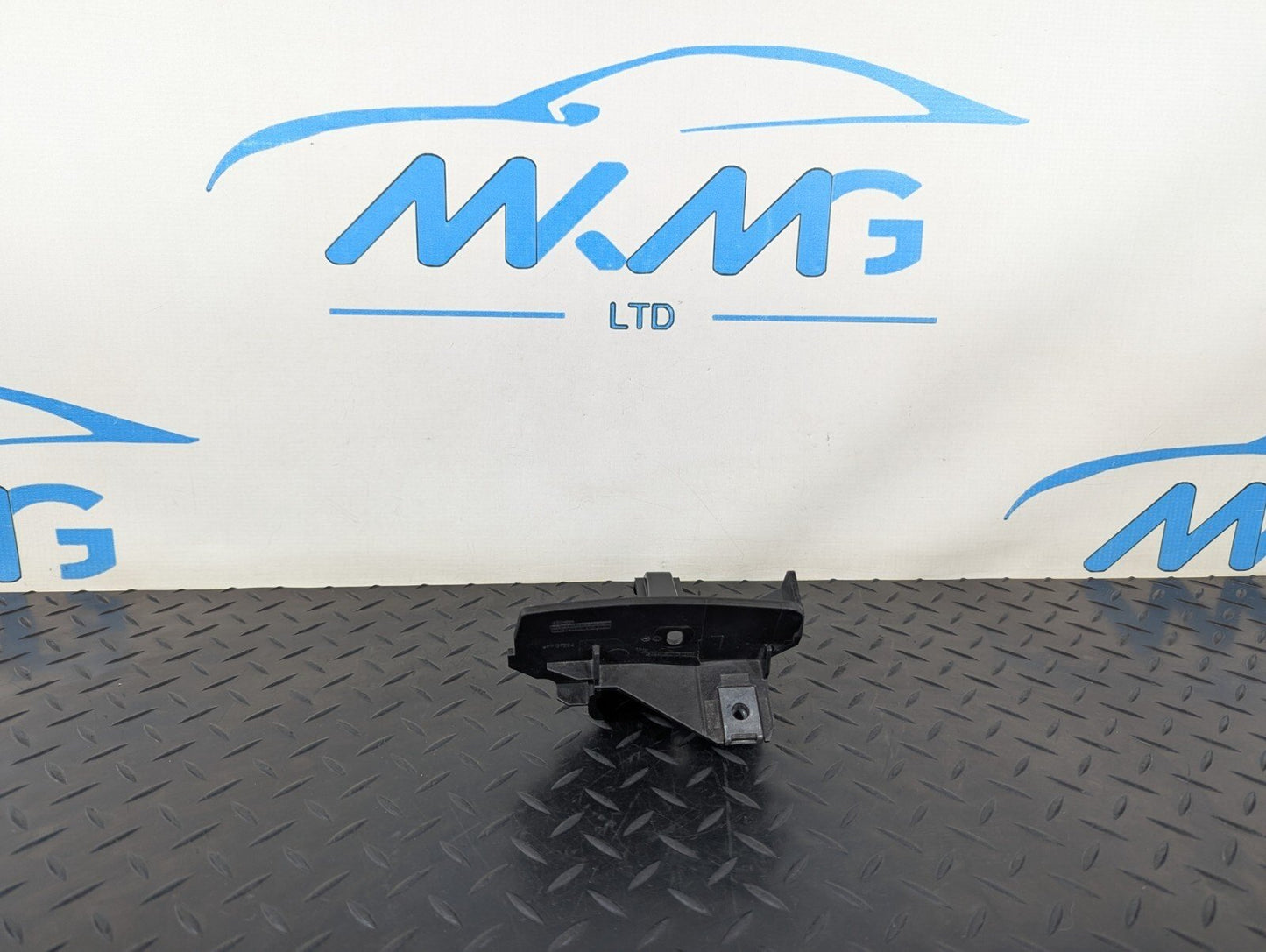 10-17 AUDI A8 4H GENUINE FRONT LEFT BRACKET 4H0807139MN