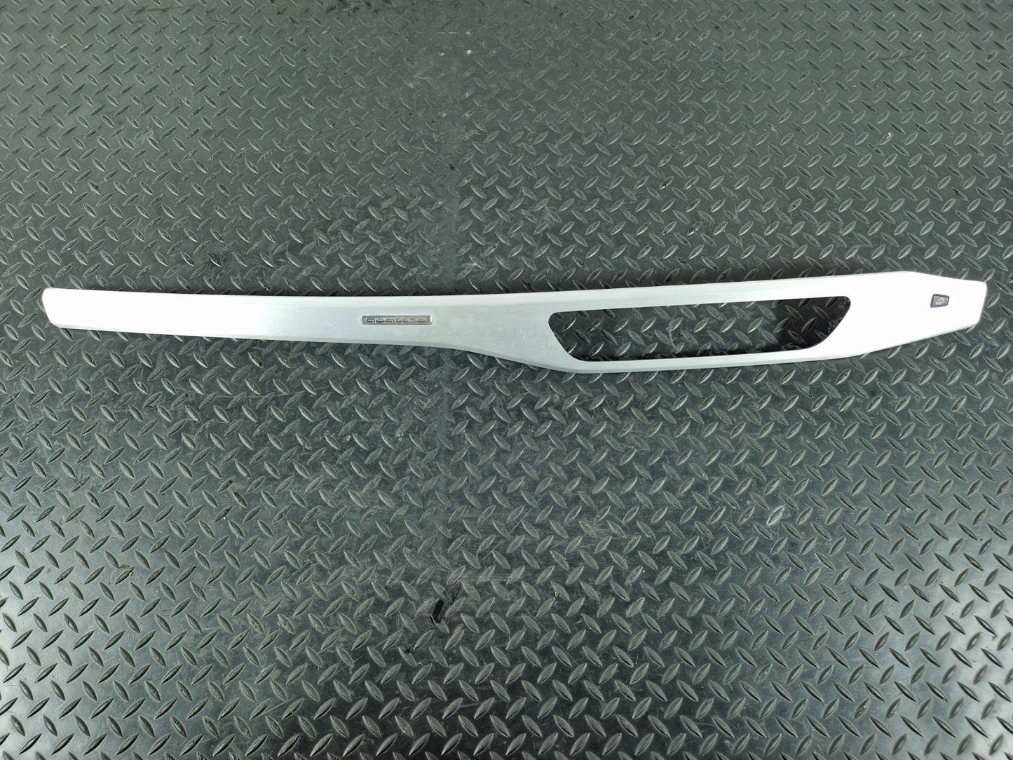 17-24 AUDI S5 F5 GENUINE OEM DASHBOARD CENTER TRIM COVER PANEL 8W2853189