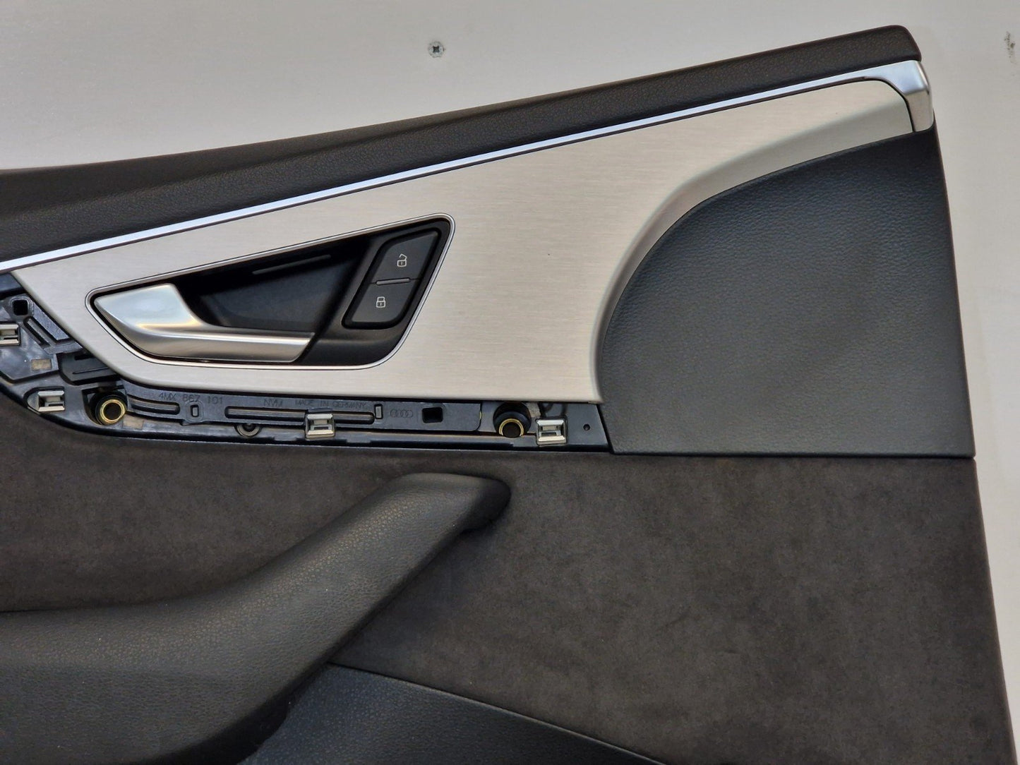 16-20 AUDI Q7 4M OEM FRONT LEFT ALCANTARA DOOR CARD PANEL COVER 4M2867105