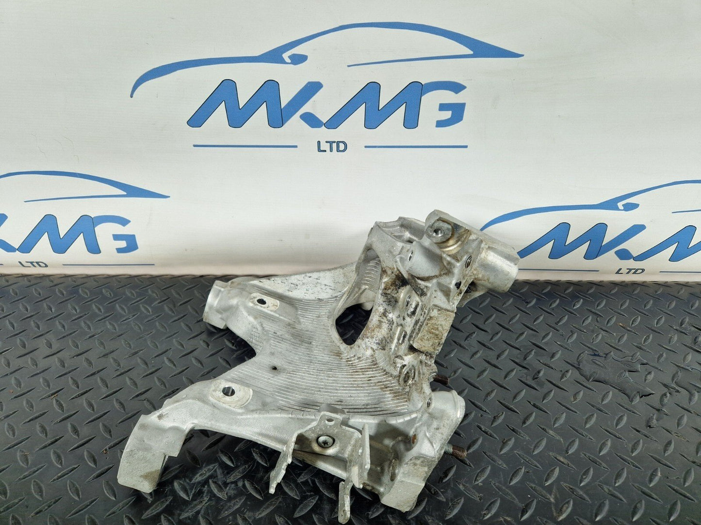 16-24 AUDI A5 F5 COUPE FRONT RIGHT O/S/F GENUINE SUBFRAME BRACKET 8W0399296E