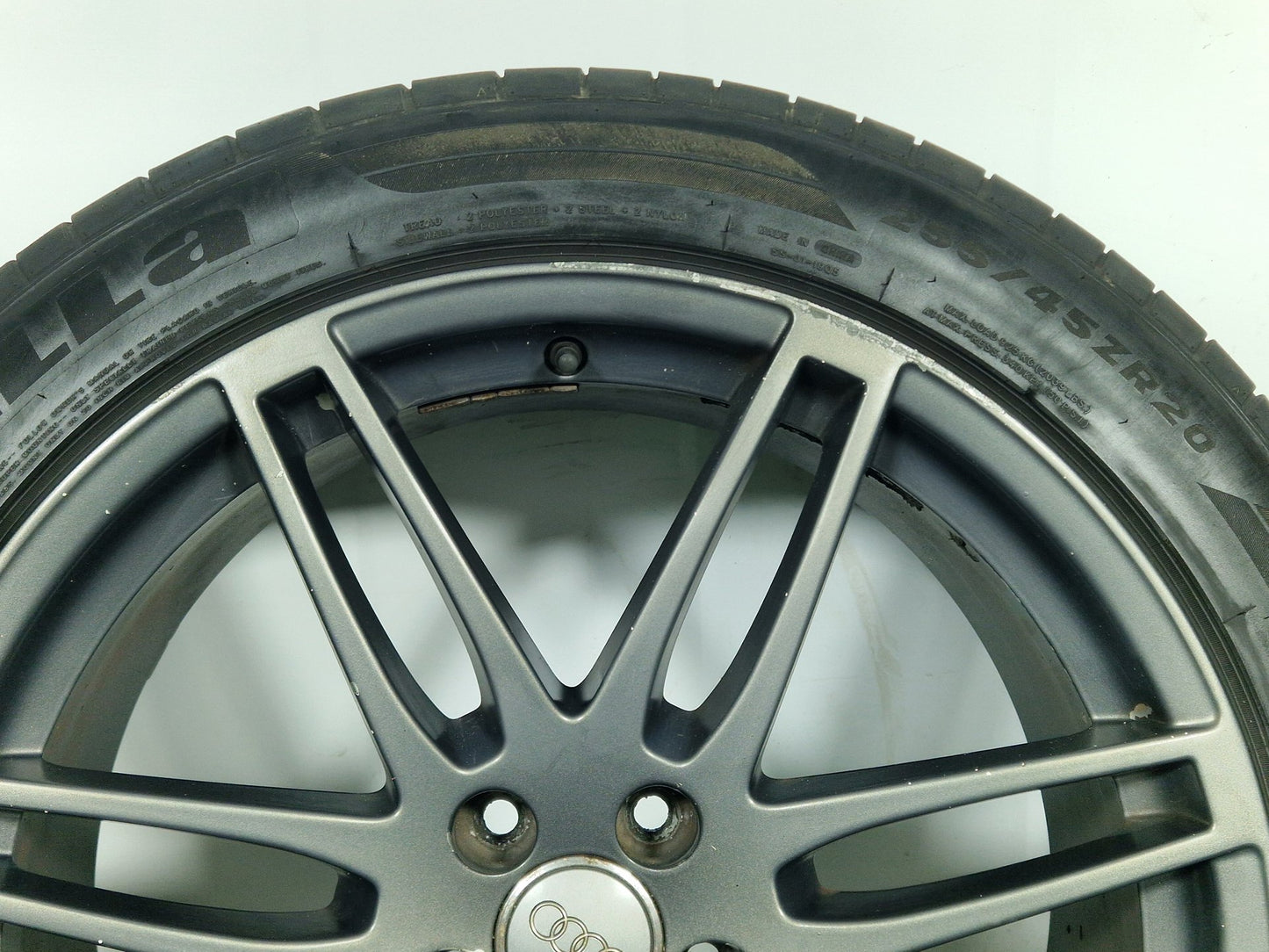 Audi Q5 20" Alloy Wheel with Tyre 4mm 255/45/20 8R0601025R