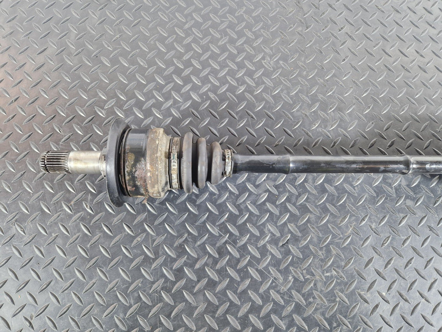 12-18 BMW 3 SERIES F30 F31 LCI LEFT SIDE REAR DRIVESHAFT 8680347