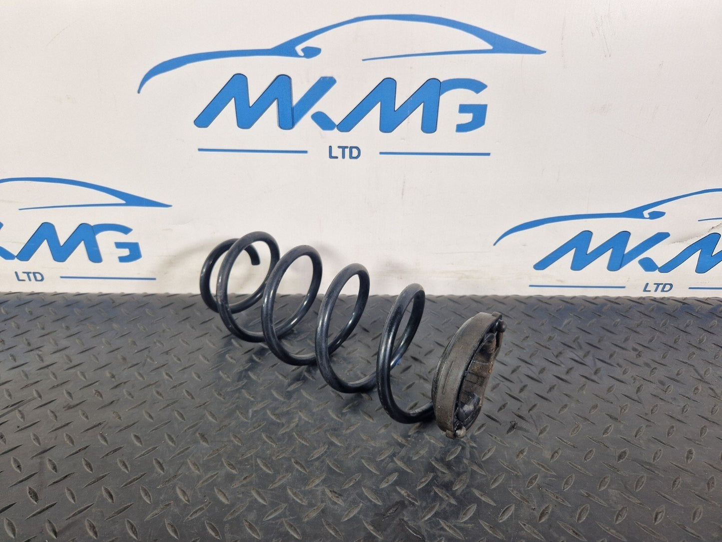 18-ON MERCEDES BENZ A CLASS W177 REAR LEFT SIDE SUSPENSION COIL SPRING X1