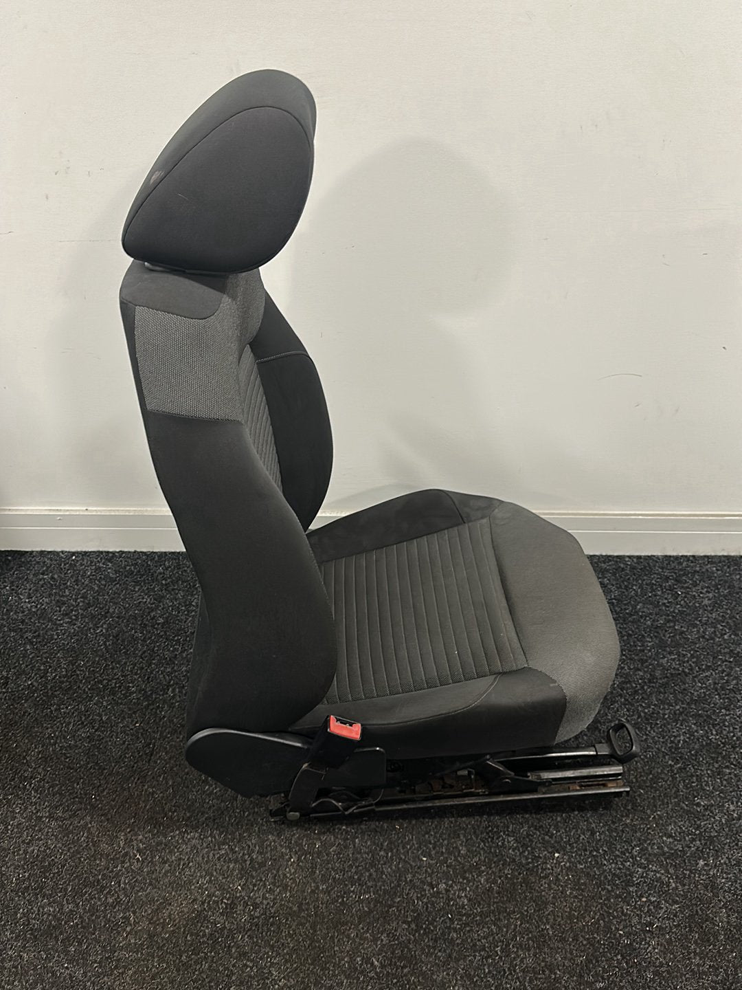 Volkswagen Polo 6R - MK5 Hatchback Genuine Front Left N/S Passenger Seat