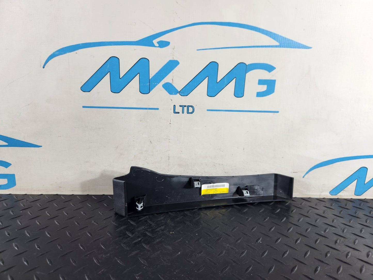 Land Rover Range Rover Evoque L551 SUV Right Side Dashboard Trim R8D2-043C26-A