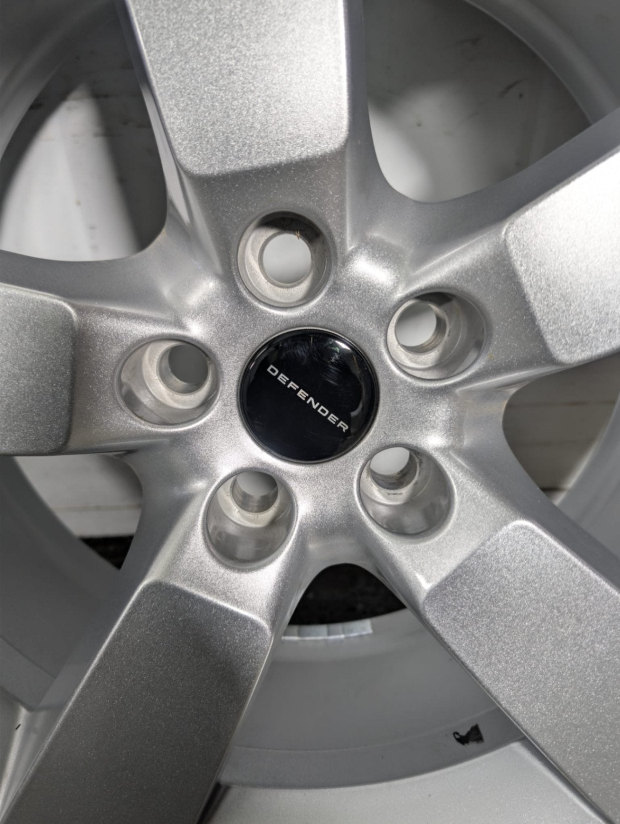 Land Rover Defender L663 OEM 20" Alloy Wheel with Tyre 7mm 255/60/20 L8B21007GB