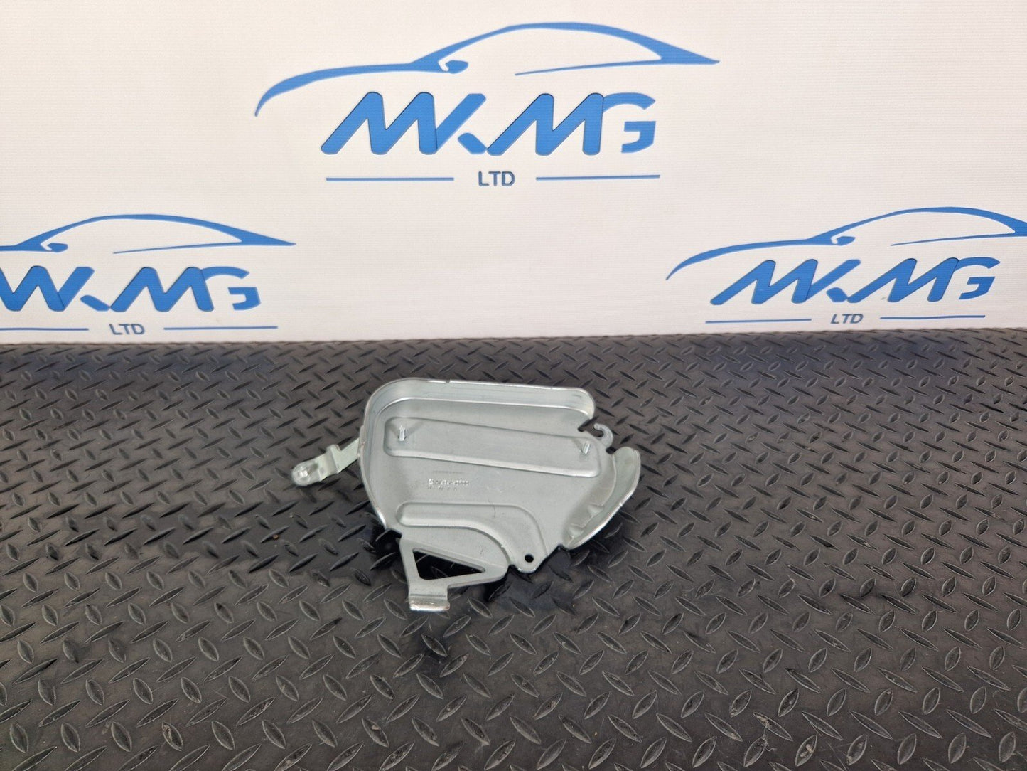 14-20 MERCEDES BENZ GLA 200 X156 CONTROL UNIT HOLDER BRACKET A1565450200