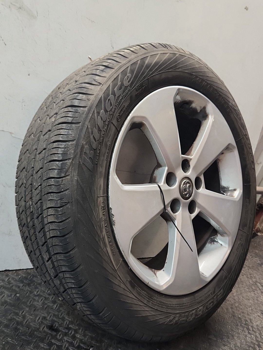 Vauxhall Mokka MK1 (G1U0) 17" Alloy Wheel with Tyre 215/60/17 ~5mm