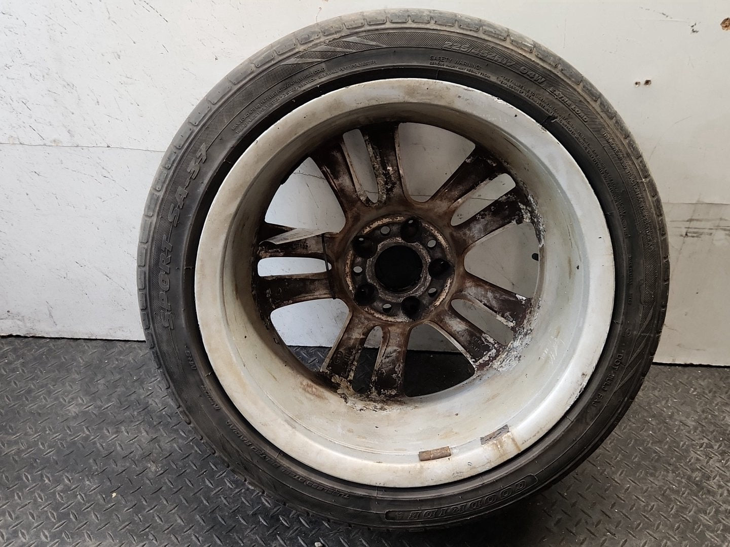Mercedes CLK-Class C209 17" Alloy Wheel with Tyre 225/45/17 ~3mm A2094014102