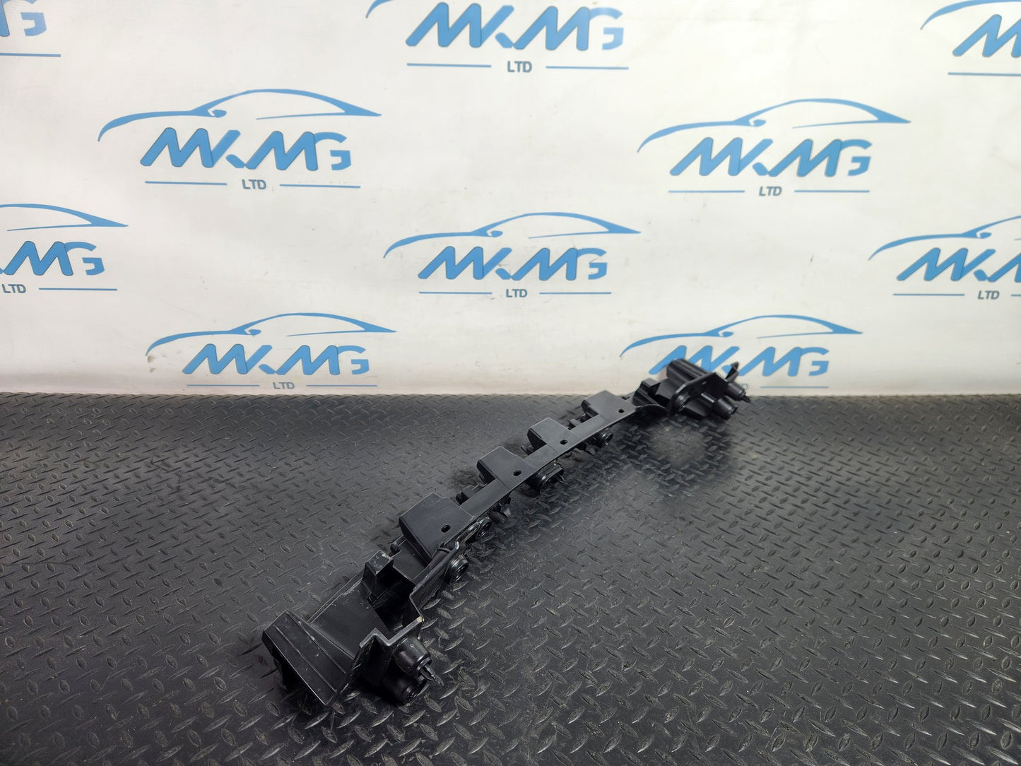 Land Rover Range Rover Evoque L551 SUV Rear Centre Bumper Bracket K8D217E855A