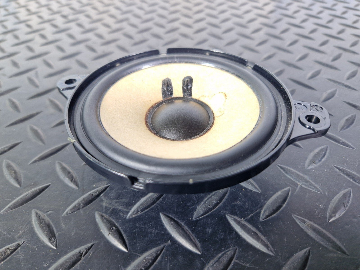 16-19 AUDI A4 B9 GENUINE OEM FRONT DOOR SPEAKER LEFT RIGHT 8W0035303