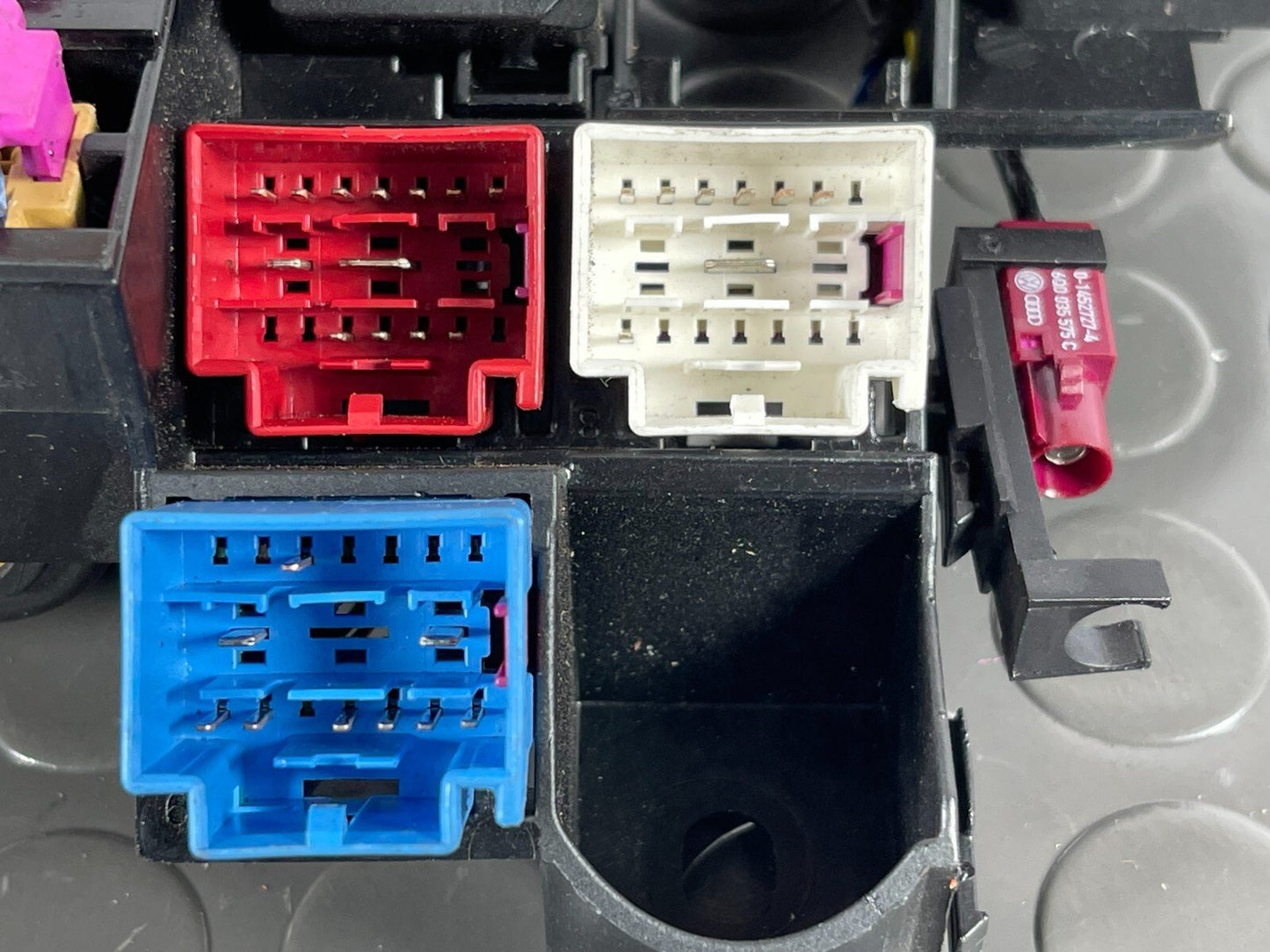 16-19 AUDI A4 B9 GENUINE FUSE RELAY BOX 8W2971845A