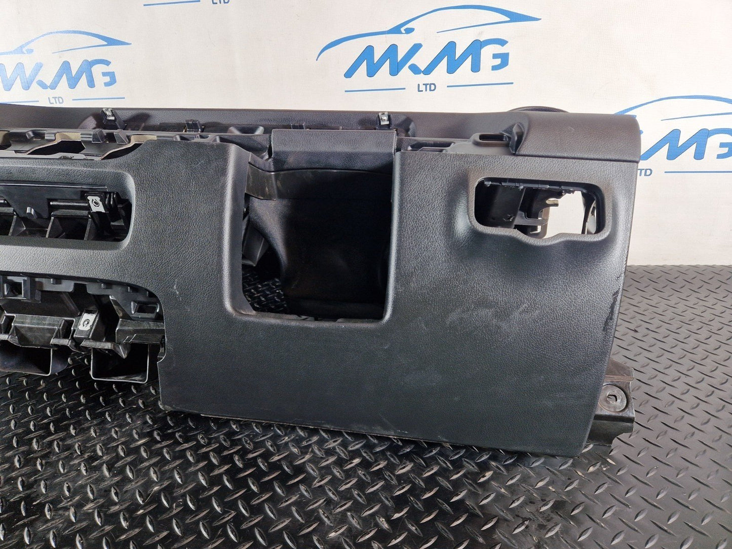 19-ON MERCEDES BENZ B CLASS W247 GENUINE DASHBOARD PANEL WITH A-BAG A2478607302