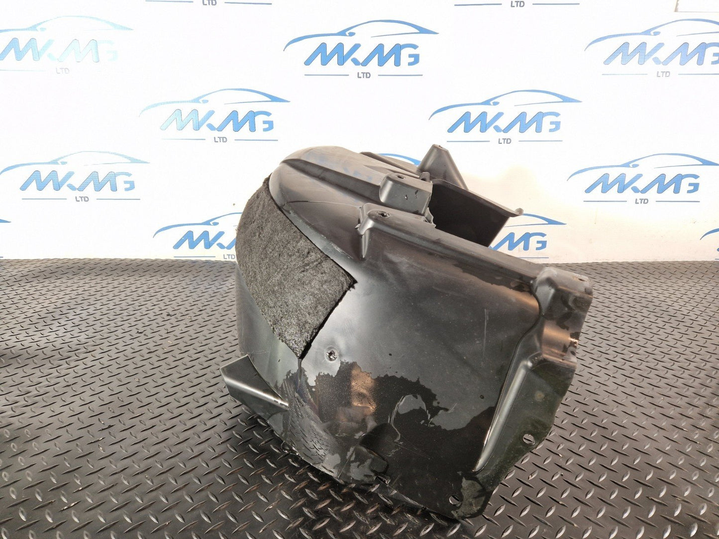11-19 MERCEDES BENZ ML W166 REAR WHEEL RIGHT SIDE SPLASH GUARD COVER A1668841422