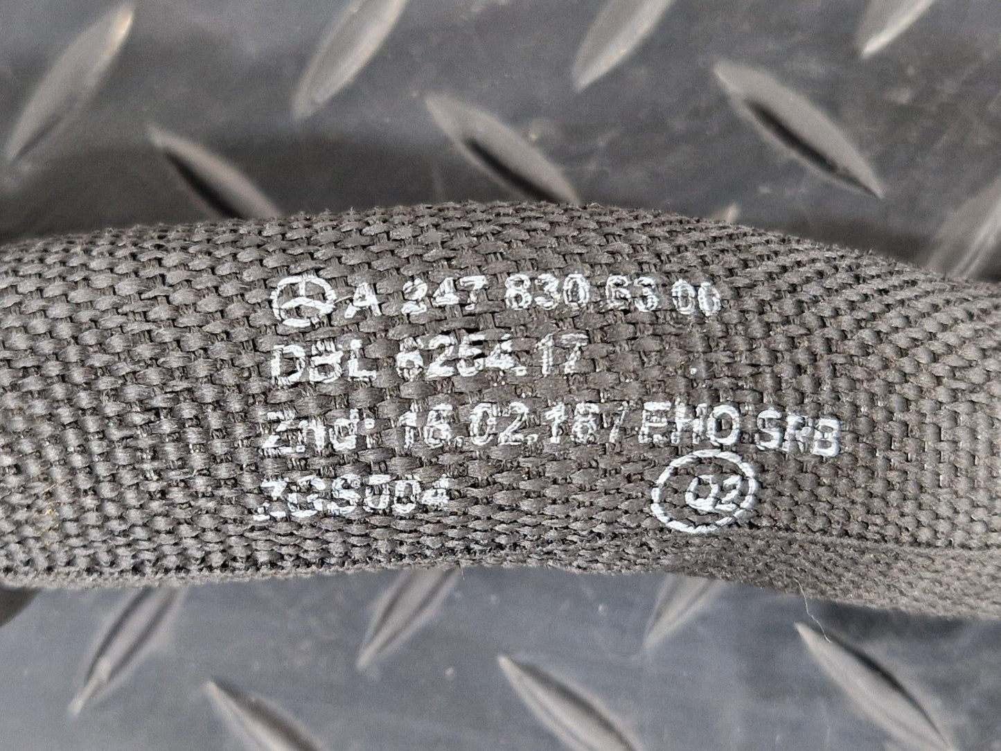 19-ON MERCEDES BENZ B CLASS W247 GENUINE ENGINE COOLANT PIPE HOSE A2478306300