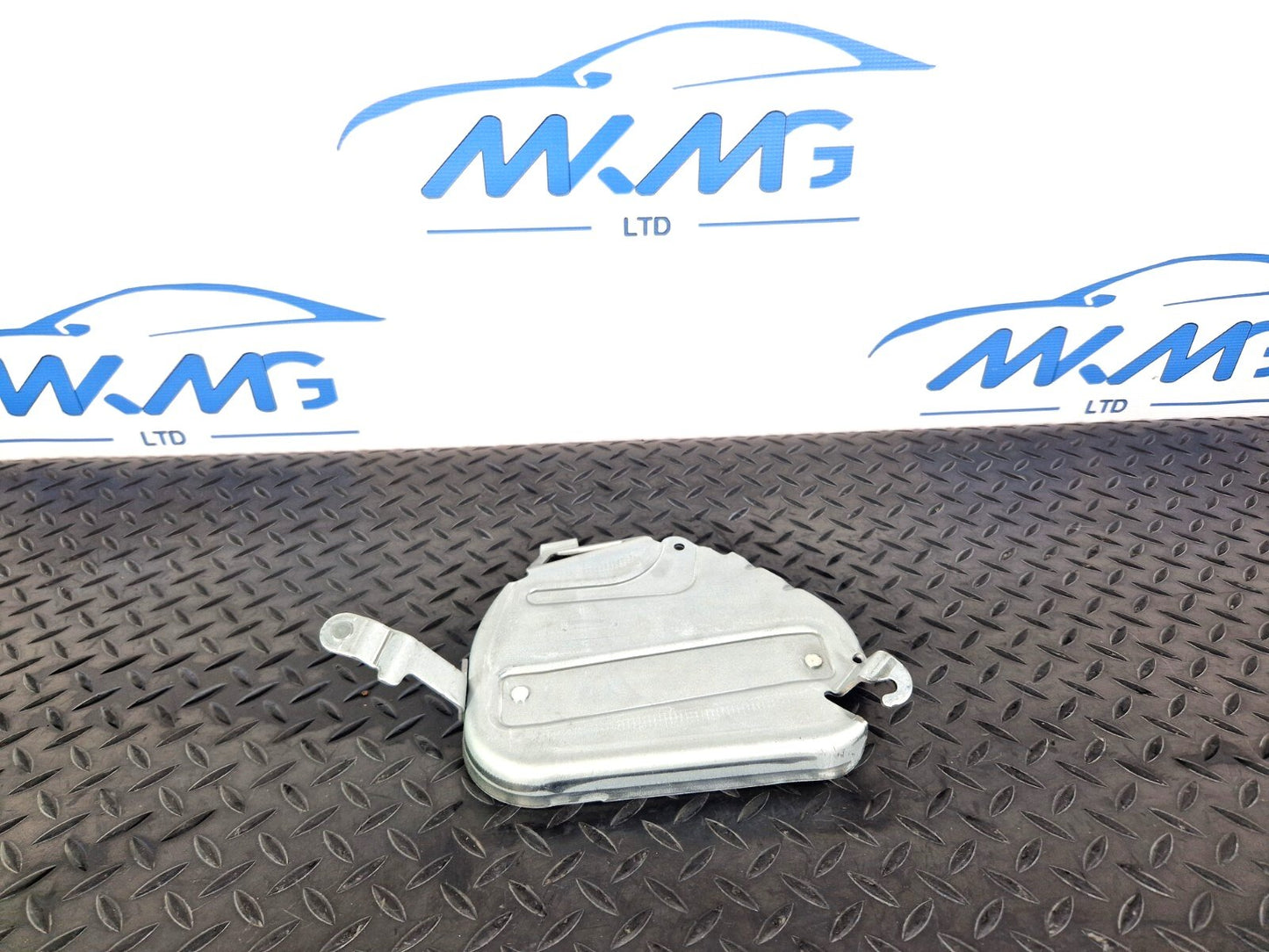14-20 MERCEDES BENZ GLA 200 X156 CONTROL UNIT HOLDER BRACKET A1565450200