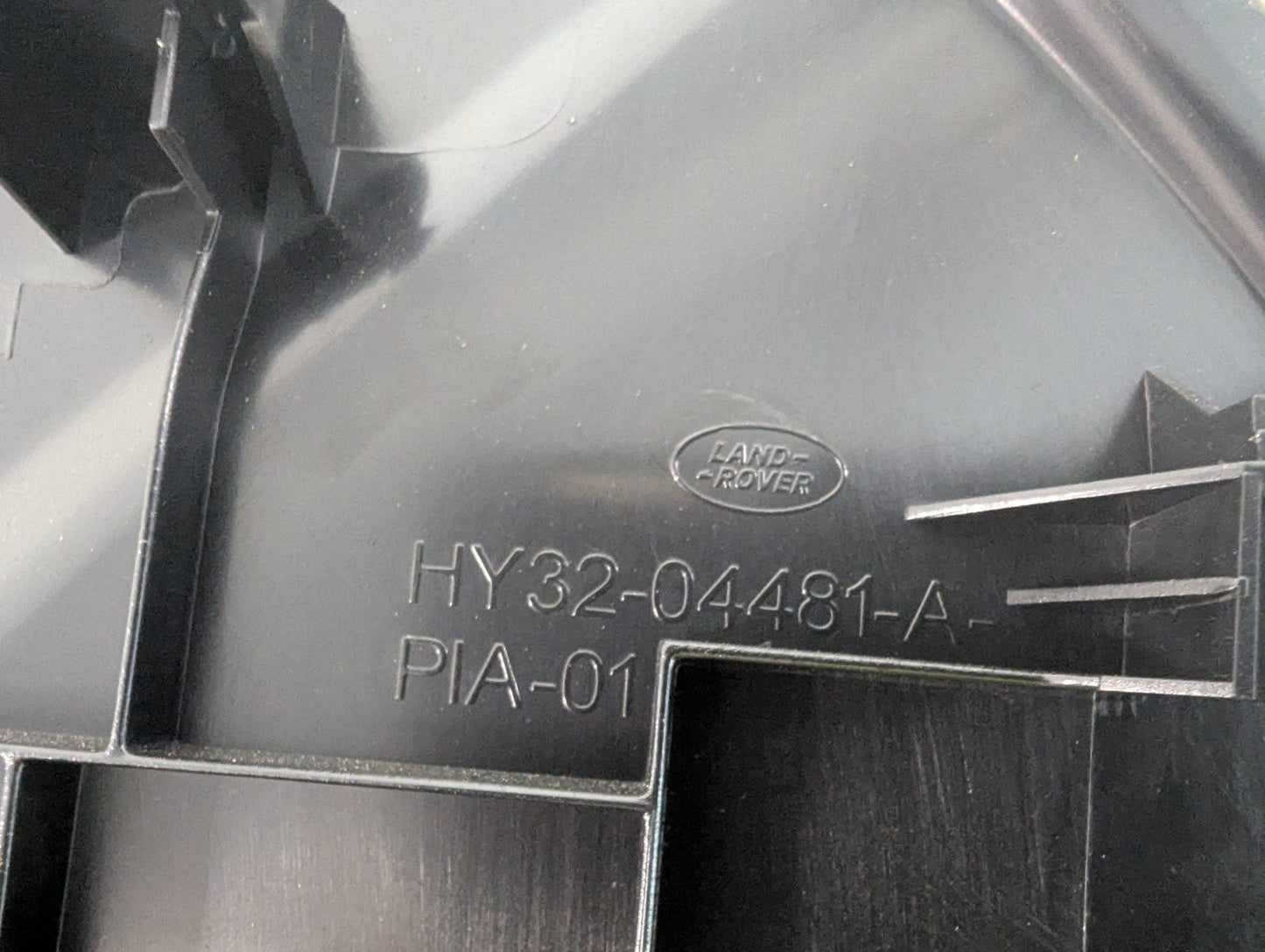 17-ON LAND ROVER DISCOVERY L462 DASHBOARD END TRIM COVER LEFT SIDE HY3104481A