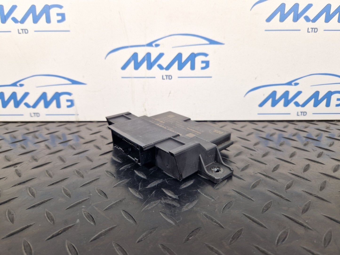 16-19 AUDI A4 AVANT B9 S-LINE GENUINE GATEWAY MODULE 4M1907468C