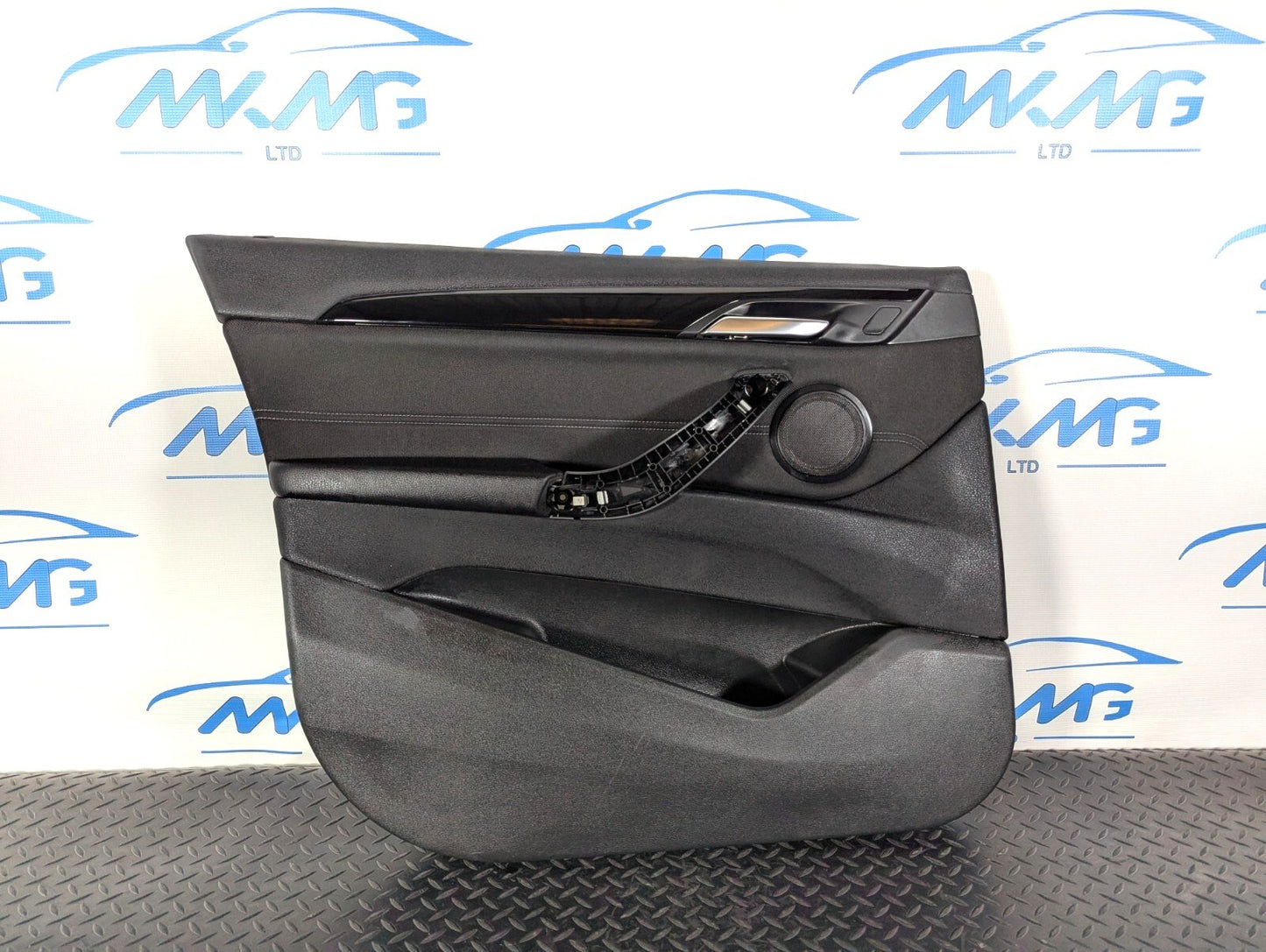 16-22 BMW X1 F48 FRONT PASSENGER SIDE DOOR CARD PANEL IN BLACK