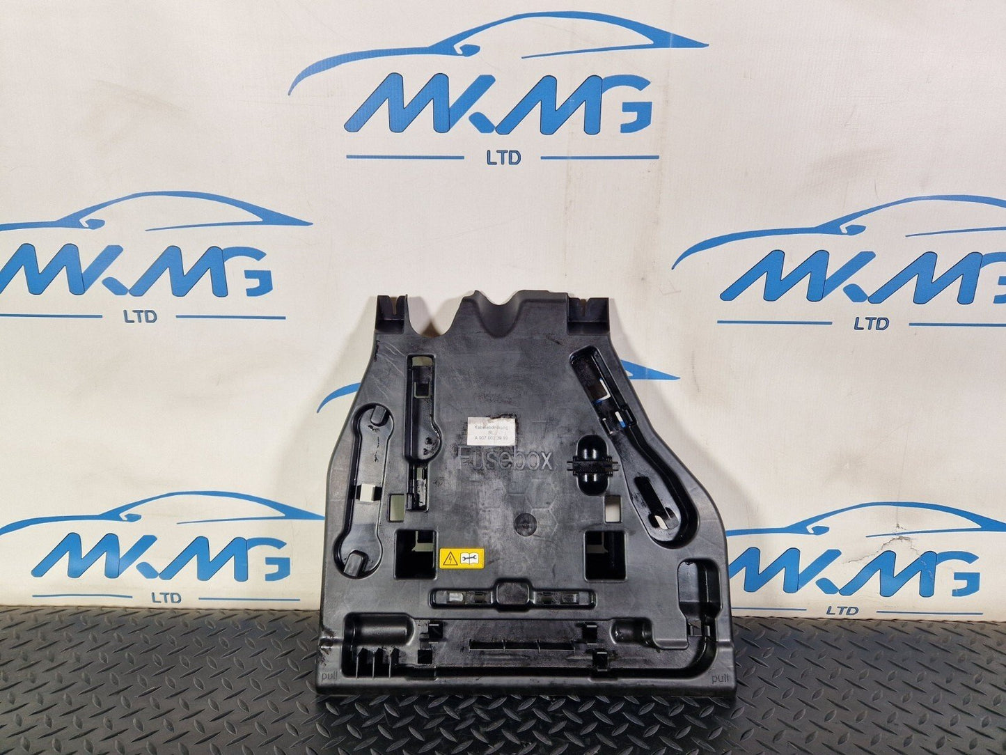 18-ON MERCEDES BENZ SPRINTER W907 OEM STORAGE COMPARTMENT A9075460900