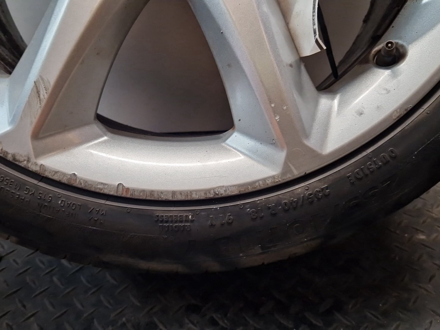 Ford Grand C-Max MK2 (C344) 18" Alloy Wheel and Tyre 235/40/18 ~4mm AM5J-1007-BC