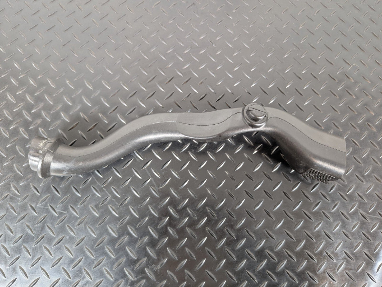 11-19 MERCEDES BENZ ML W166 GENUINE OEM DRAIN PIPE A1668320490