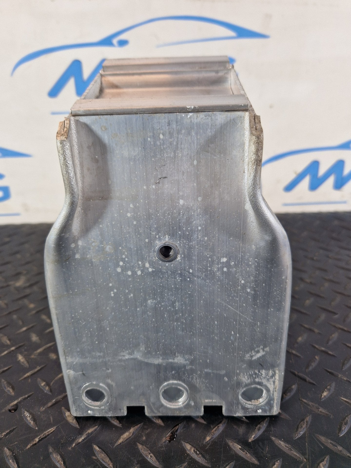 RANGE ROVER EVOQUE L551 LEFT FRONT CRASH BAR BRACKET K8D217A937