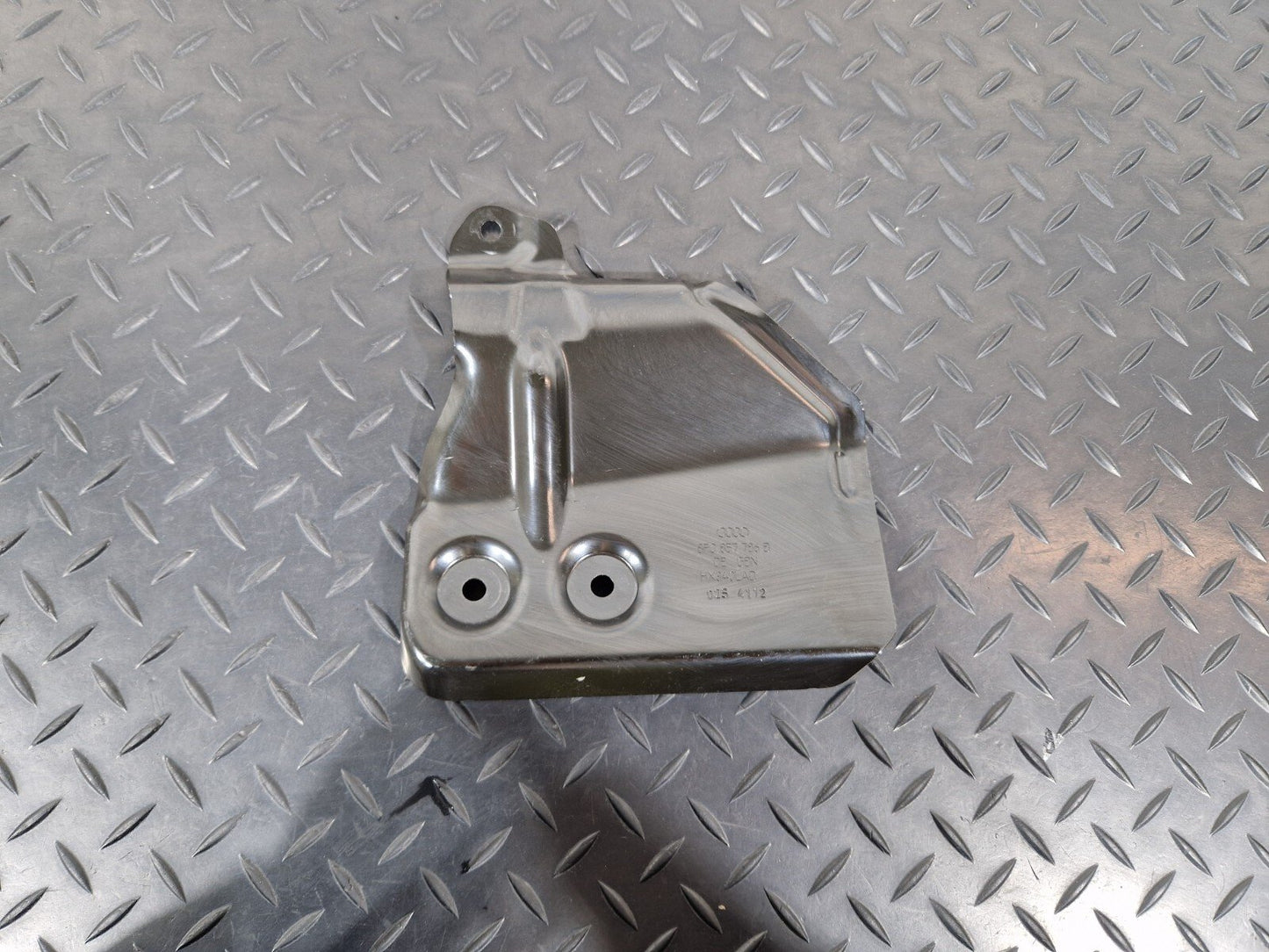 12-17 AUDI S5 CONVERTIBLE LEFT SIDE N/S SEAT BELT ANCHOR PLATE 8F0857786B