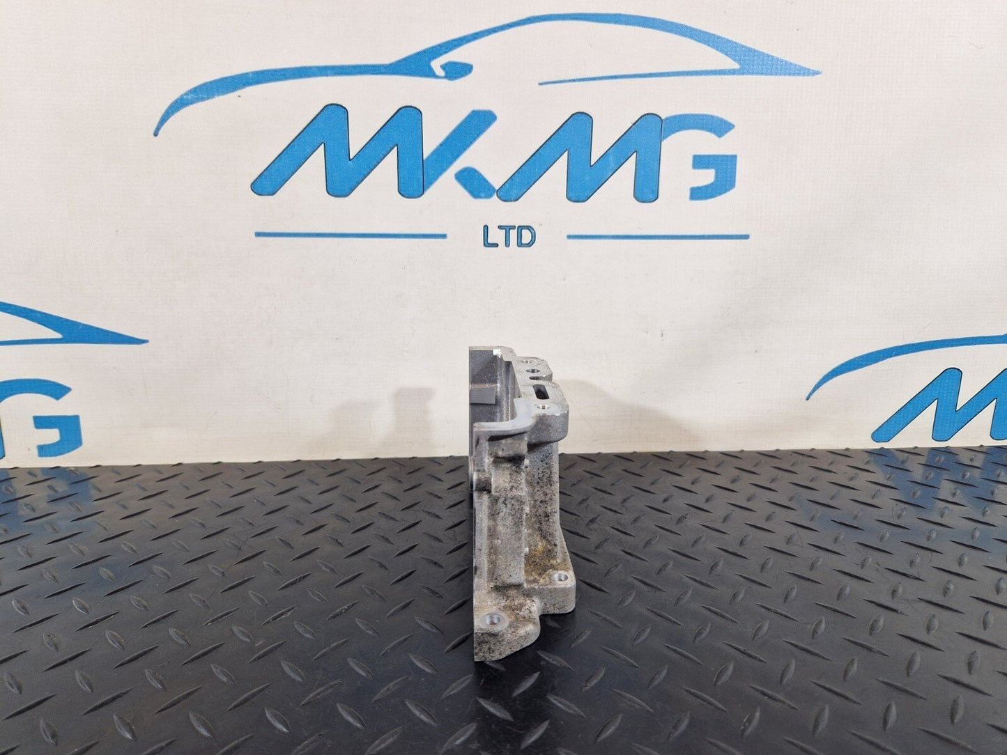 15-18 AUDI A7 4G GENUINE V6 3.0TDI CRT CYLINDER HEAD END PLATE 059109122T