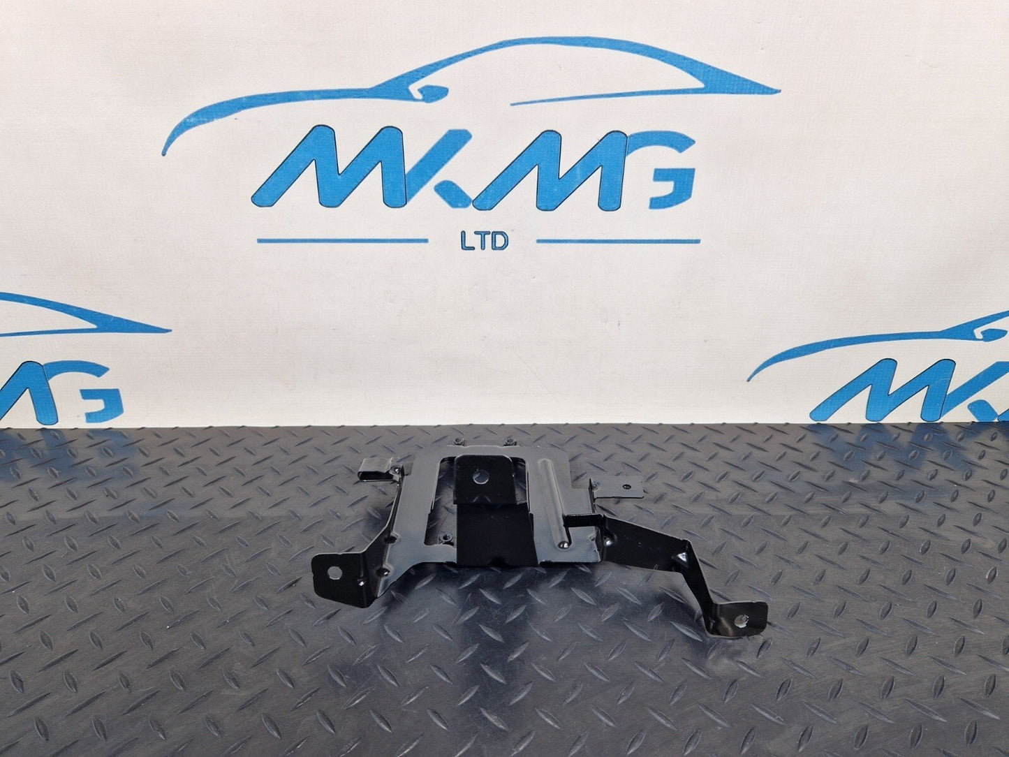 14-23 MERCEDES BENZ VITO W447 OEM FRONT WALL CARRIER BRACKET MOUNT A4475400340