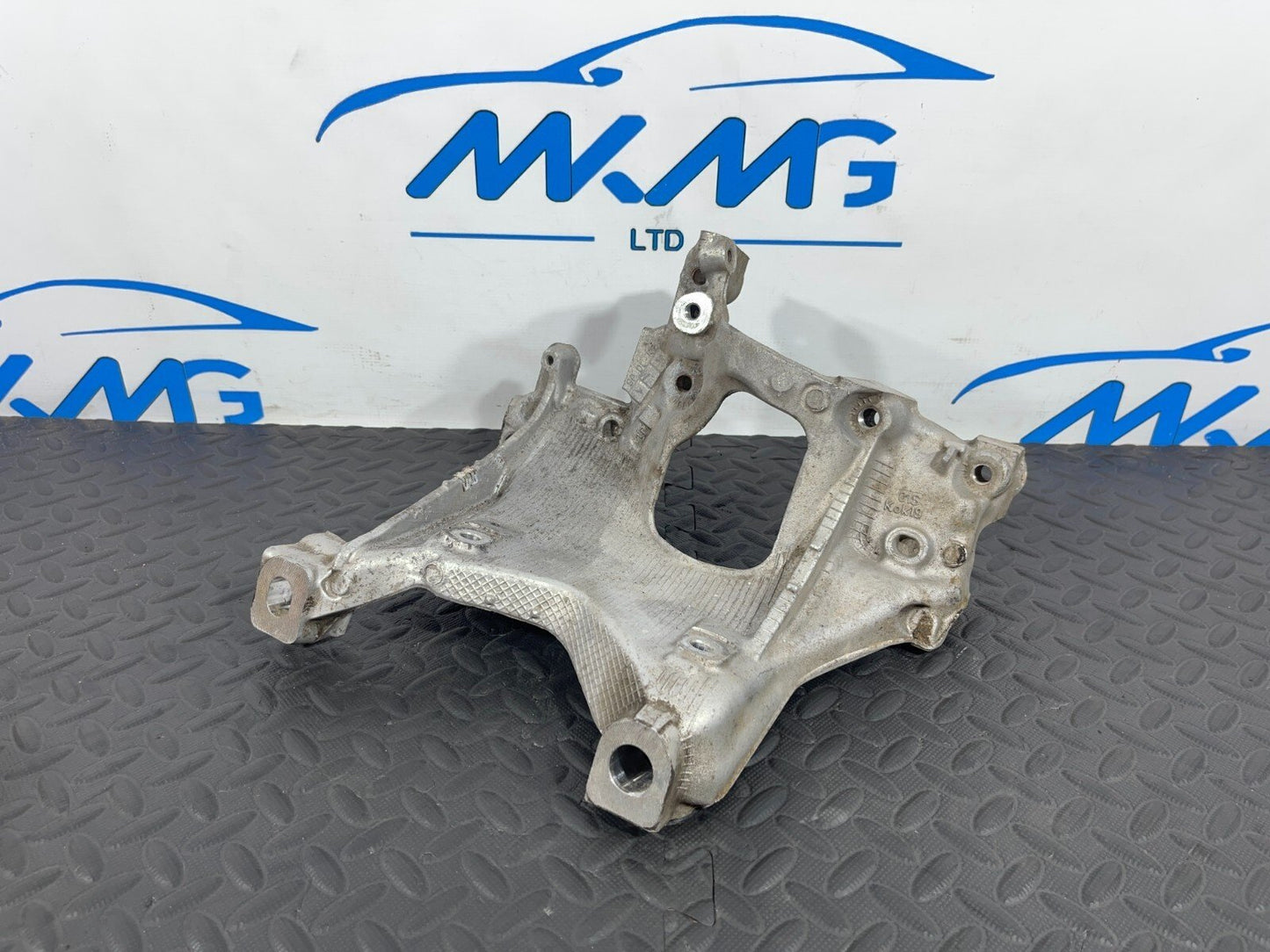 16-19 AUDI A4 B9 GENUINE 1.4 TFSI CVNA PETROL LEFT SIDE ENGINE MOUNT 8W0399295E