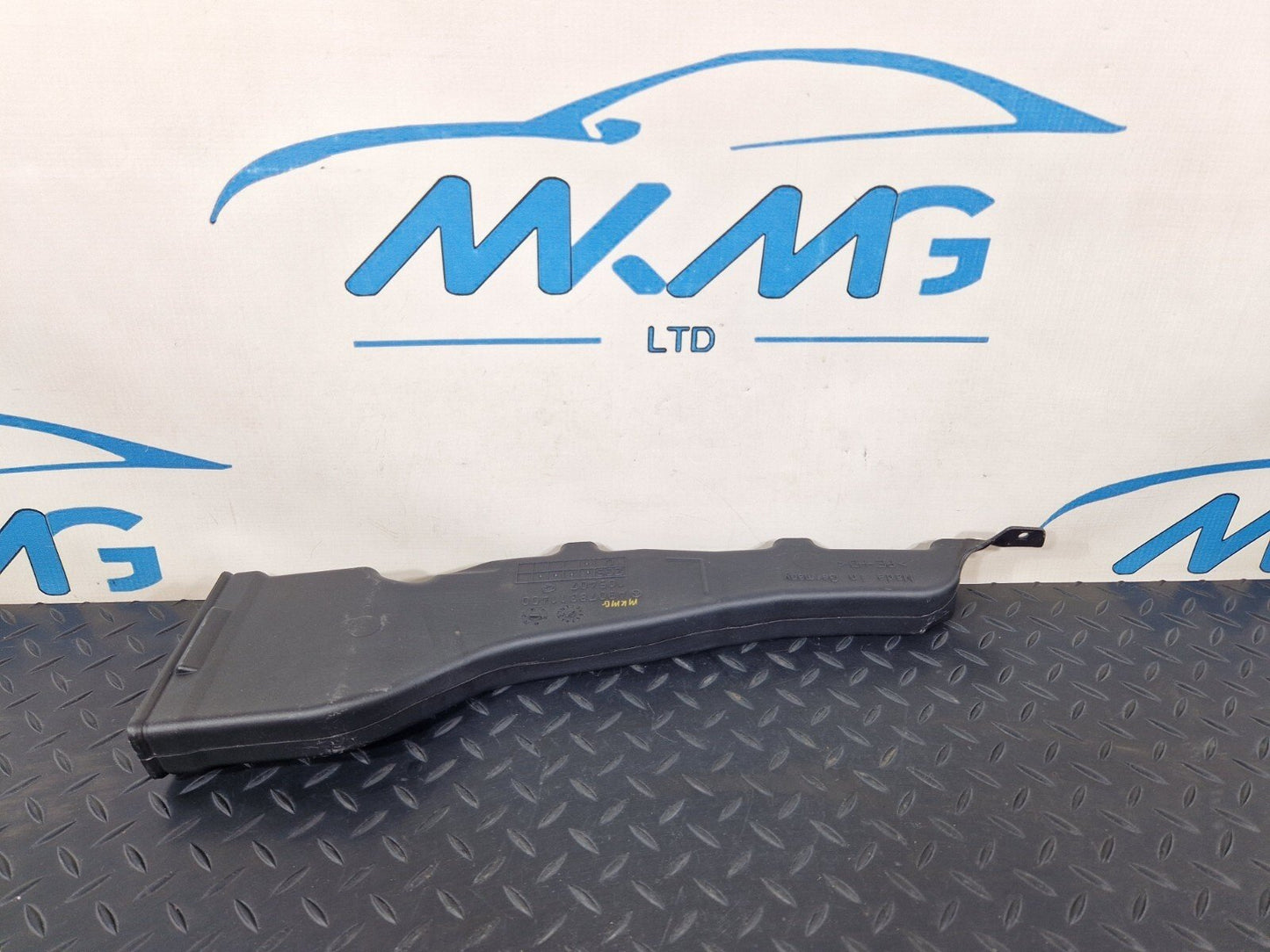 18-ON MERCEDES BENZ SPRINTER W907 W910 OEM AIR DUCT A9078311400